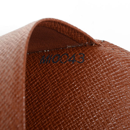 Louis Vuitton Monogram Passport Cover 7 of 7