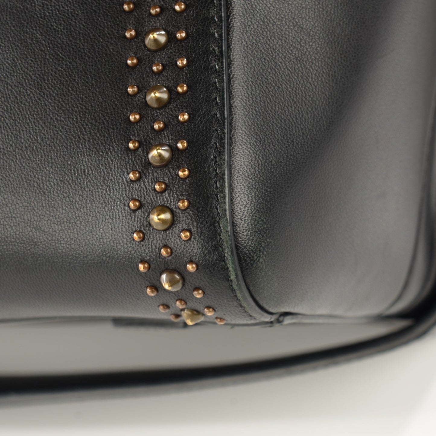 Calfskin Medium Studded Antigona Black
