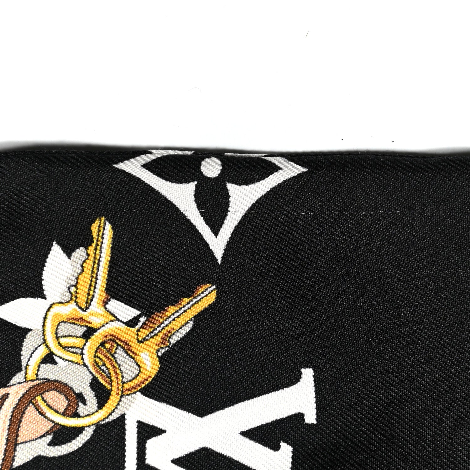 Louis Vuitton Silk Monogram Confidential Bandeau Black 4 of 4