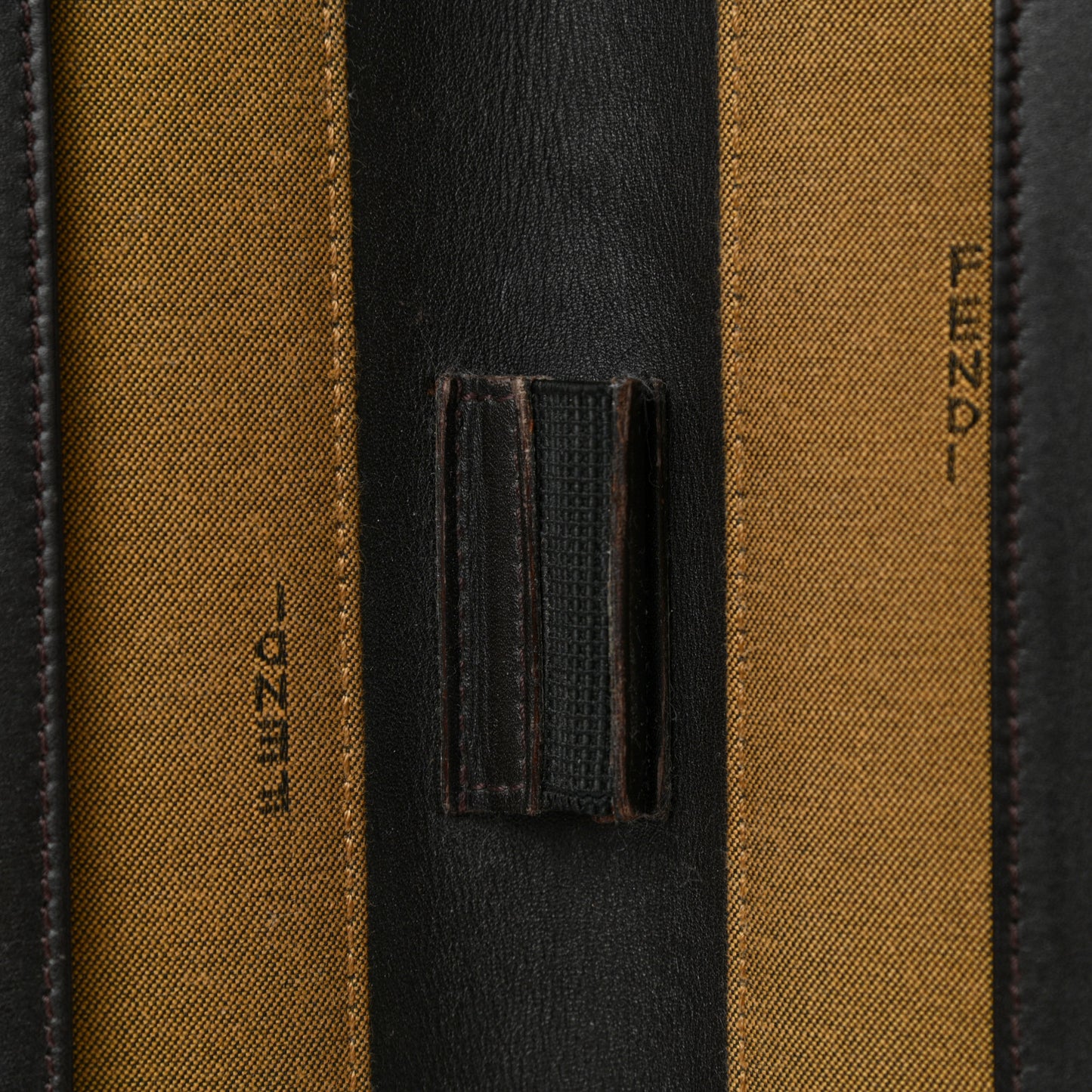 Zucca Zip Around Document Holder Tobacco