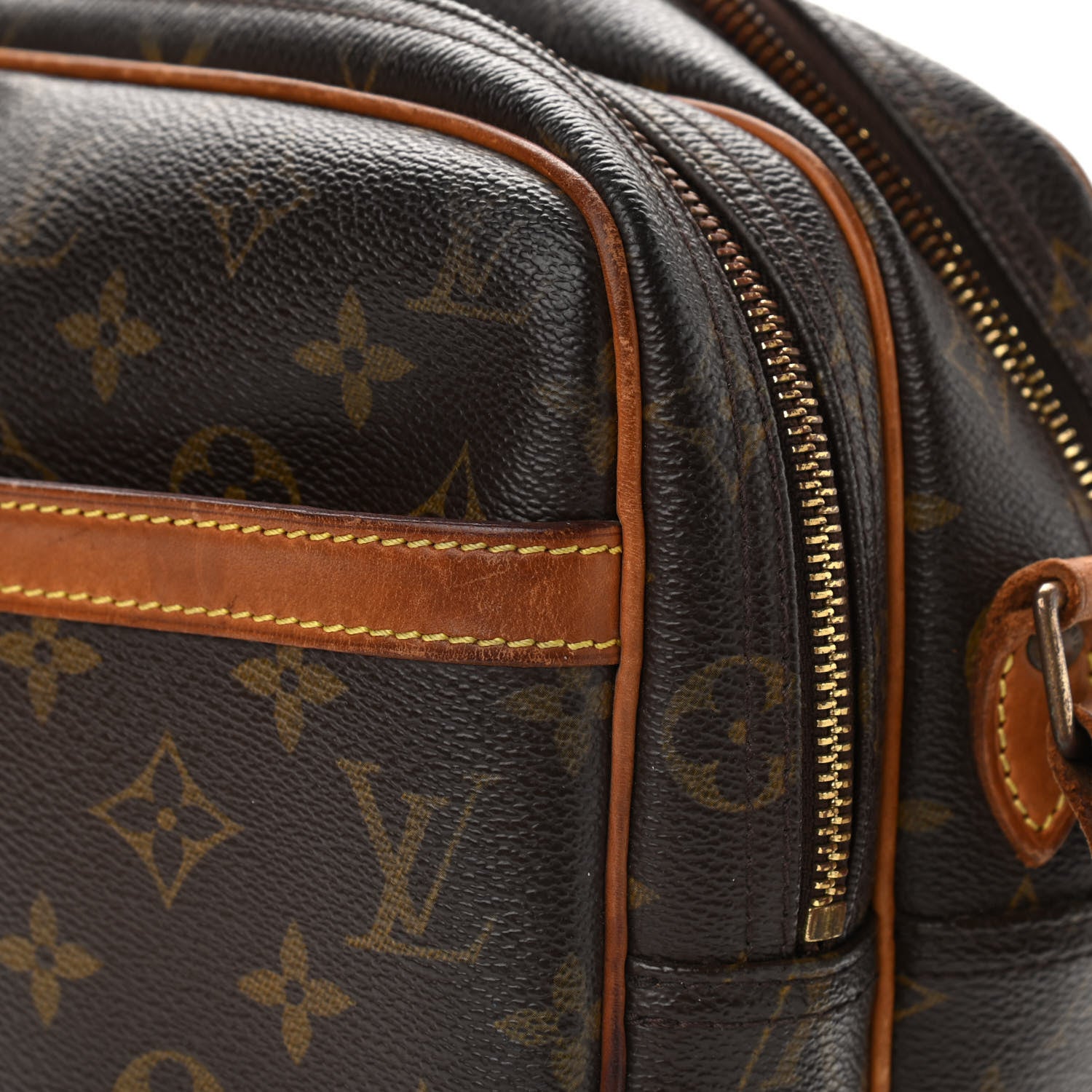 Louis Vuitton Monogram Reporter PM 17 of 21