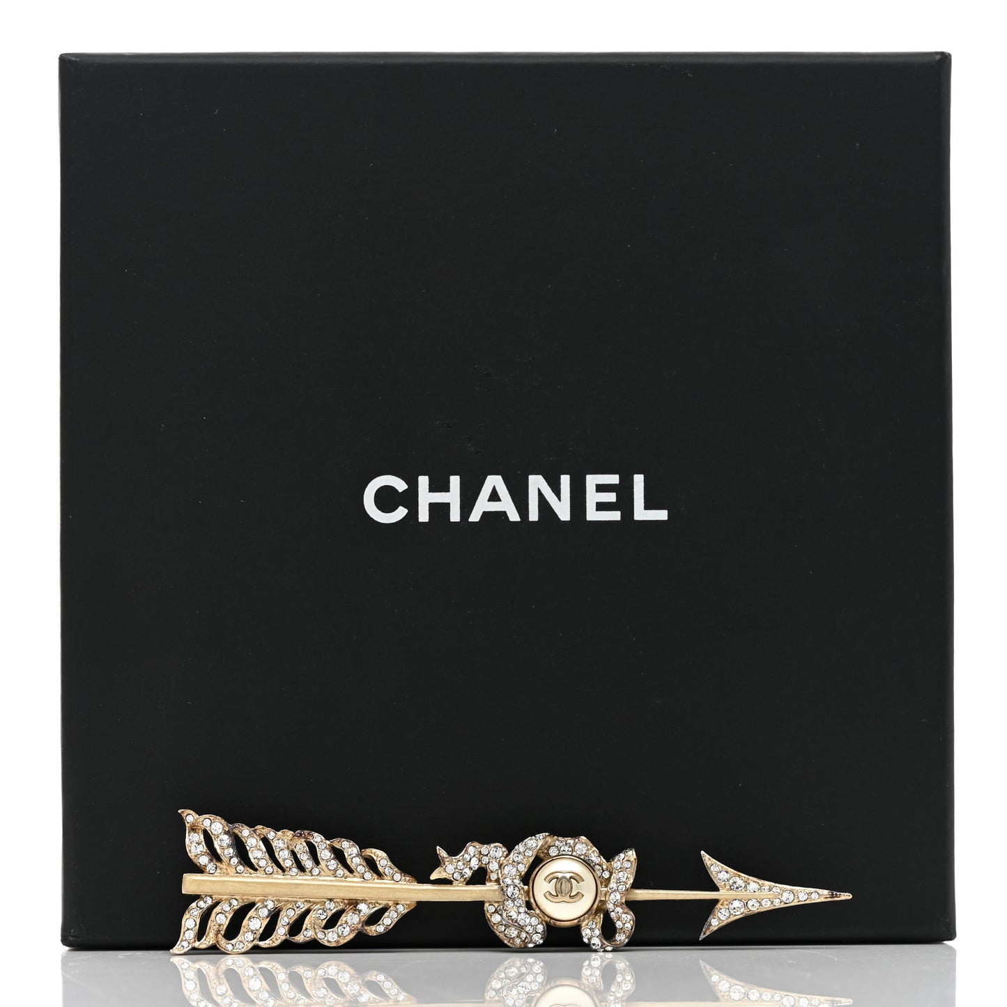 Crystal Pearl CC Arrow Brooch Gold