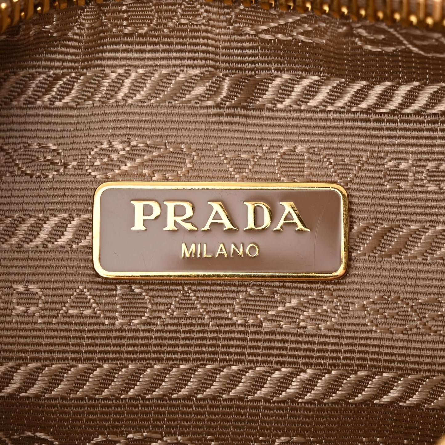 Saffiano Lux Re-Edition 2005 Shoulder Bag Cammeo