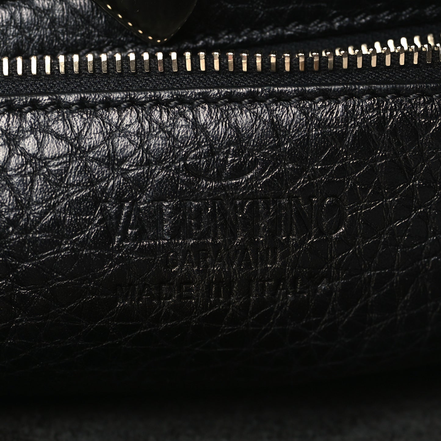 Pebbled Calfskin Mini Rockstud Flip-Lock Messenger Bag Black