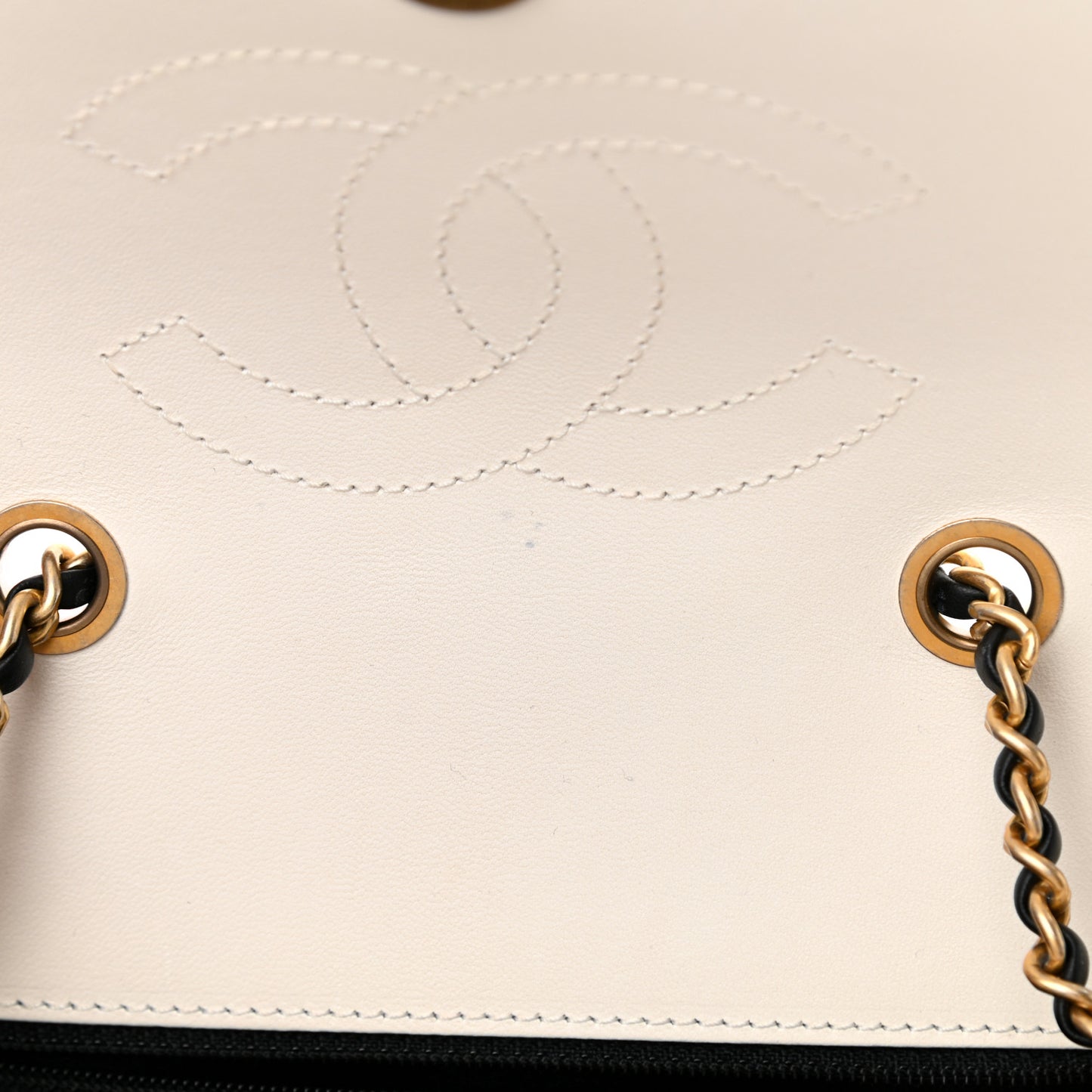 Caviar Quilted Small CC Filigree Flap White Black