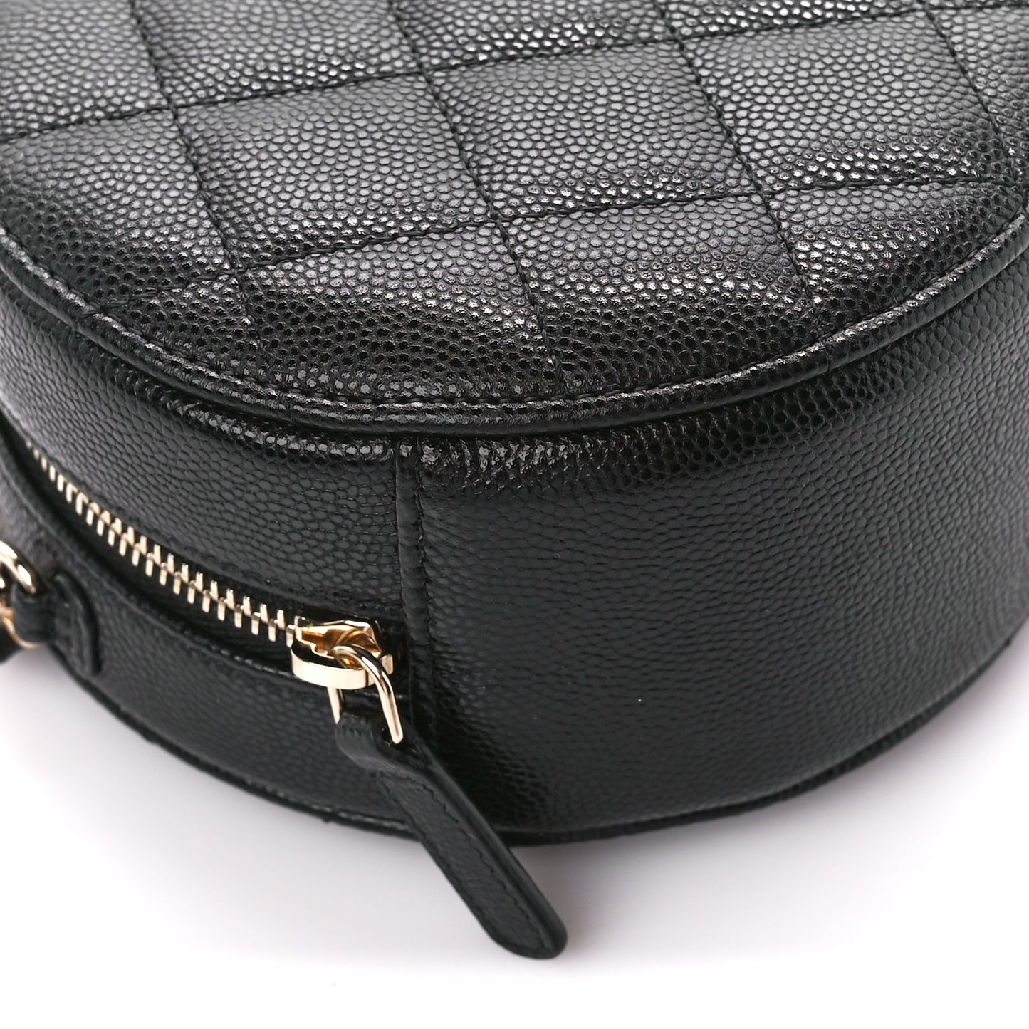 Caviar Quilted Round Clutch With Chain Black