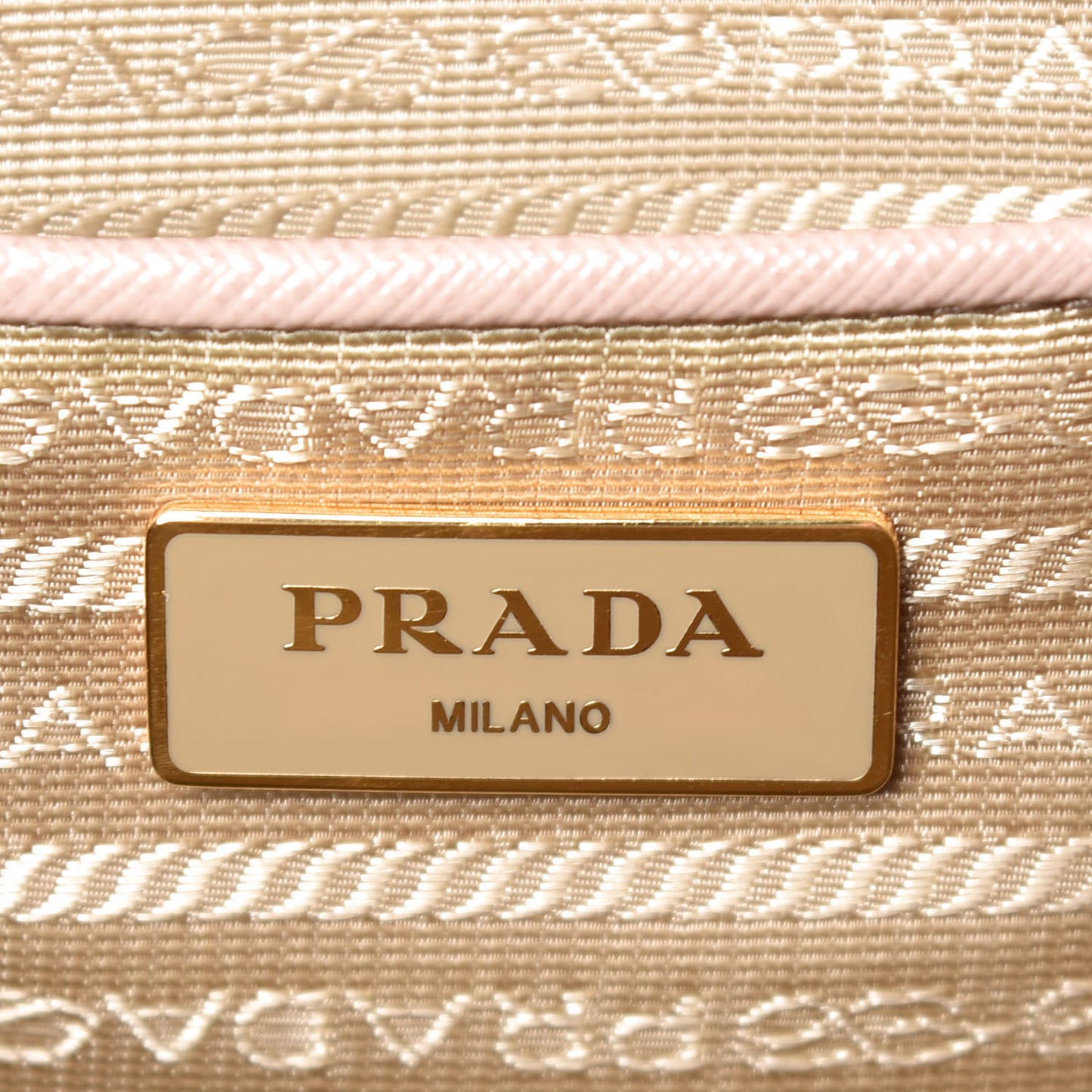 Saffiano Medium Galleria Double Zip Tote Cammeo