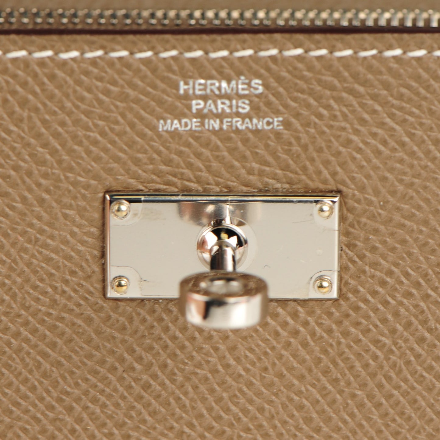Epsom Kelly Longue Wallet Etoupe