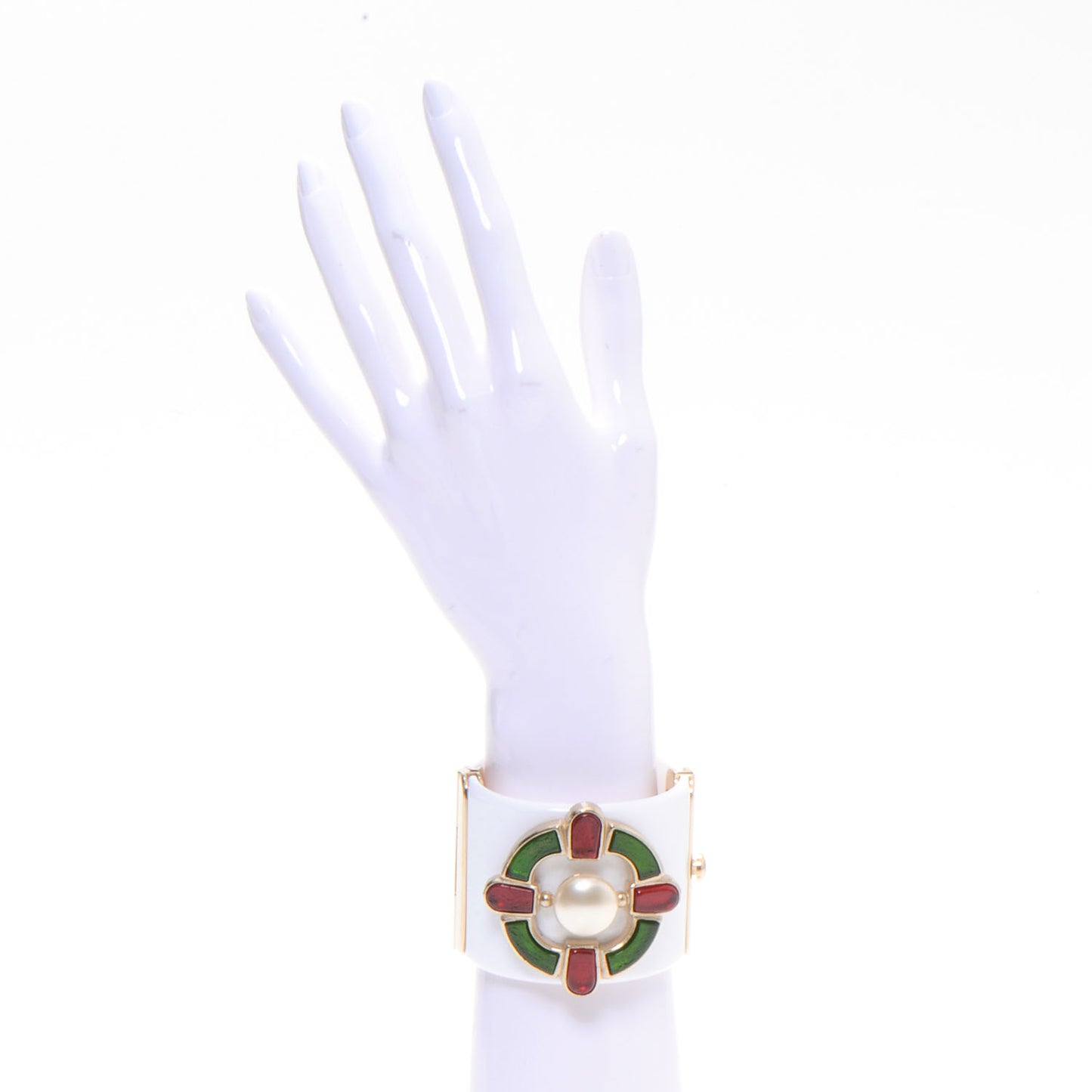 Resin Gripoix Pearl Wide Cuff White