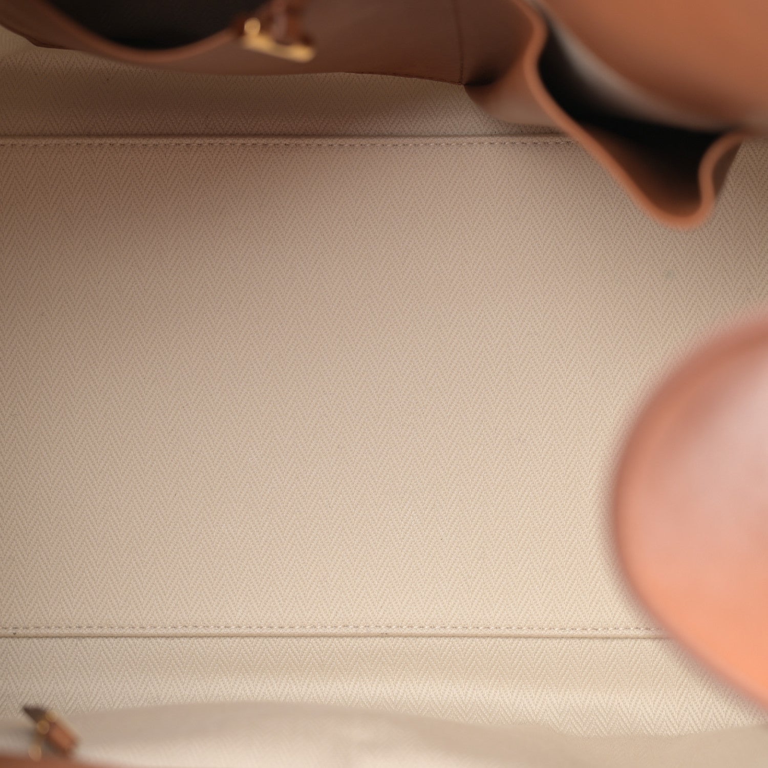 The Row Polished Saddle Calfskin Soft Margaux 15 Cuir 5 of 11