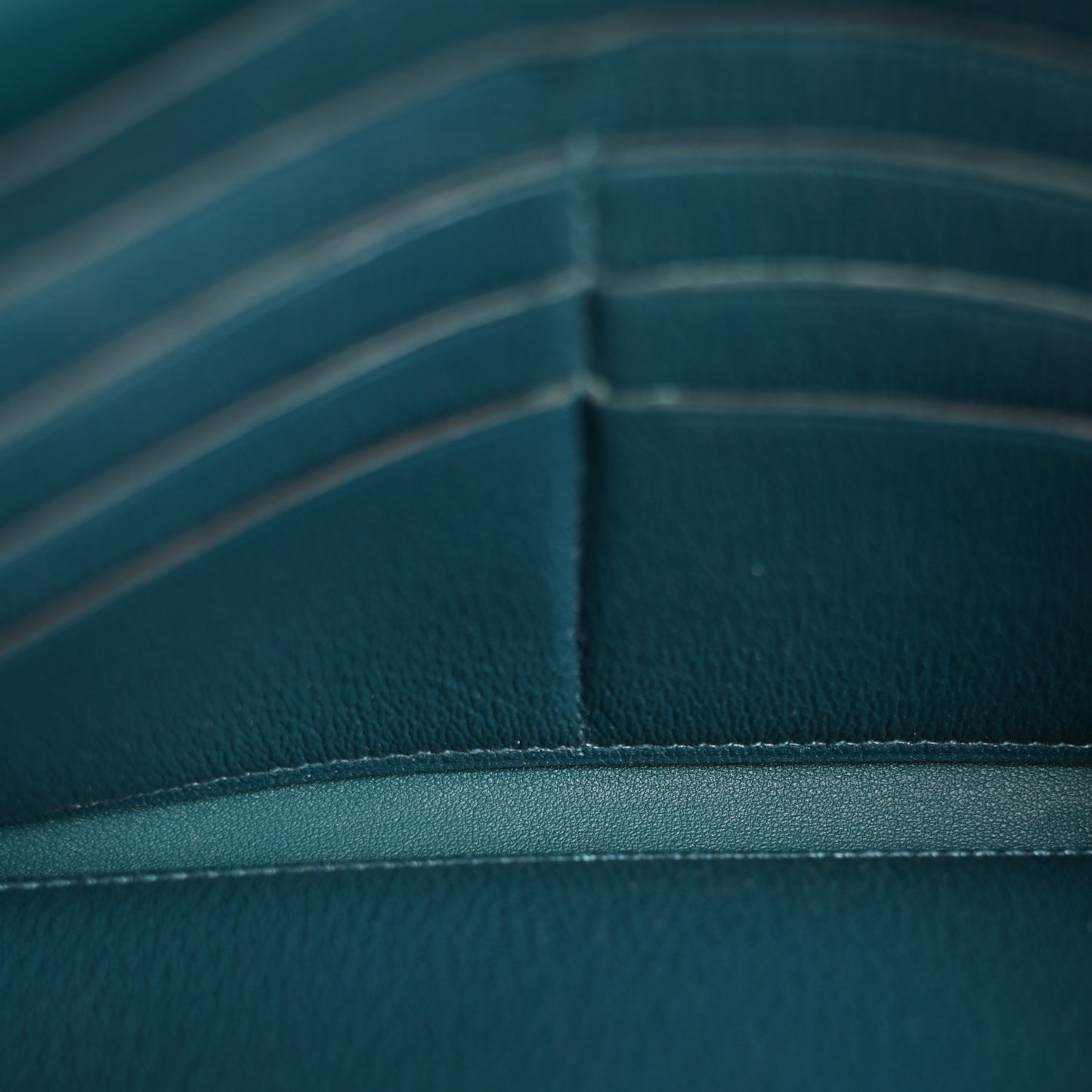 Shiny Alligator Enamel Constance Wallet Colvert