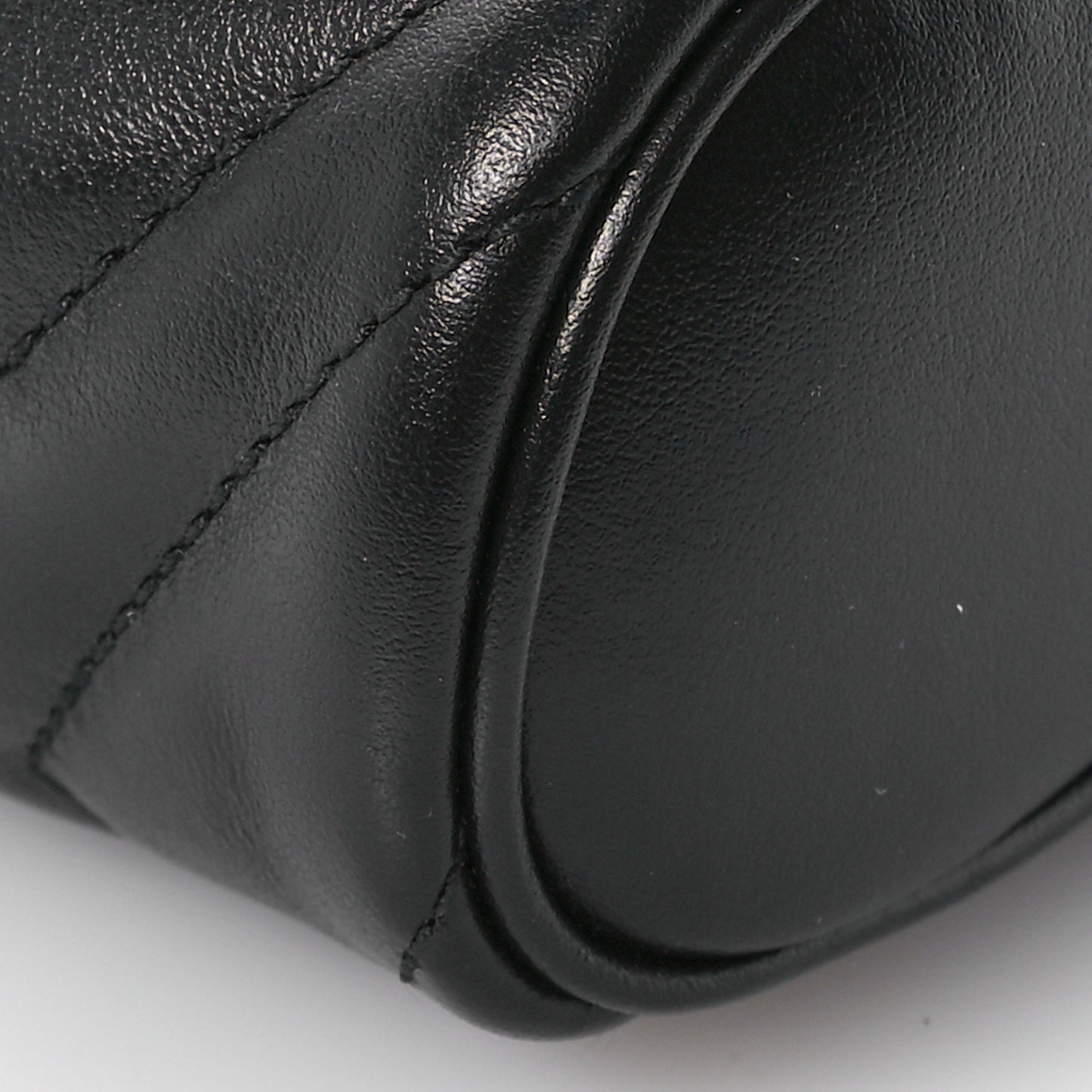 Calfskin Matelasse Chevron Mini GG Marmont Top Handle Bag Black