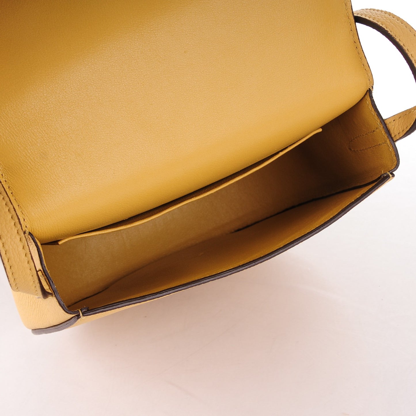 Baby Grained Calfskin Small Trotteur Vanilla