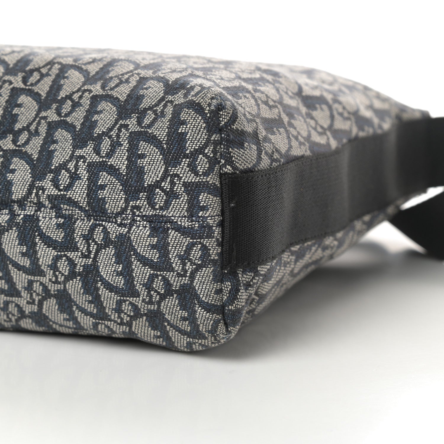Christian Dior Monogram Messenger Navy 10 of 15