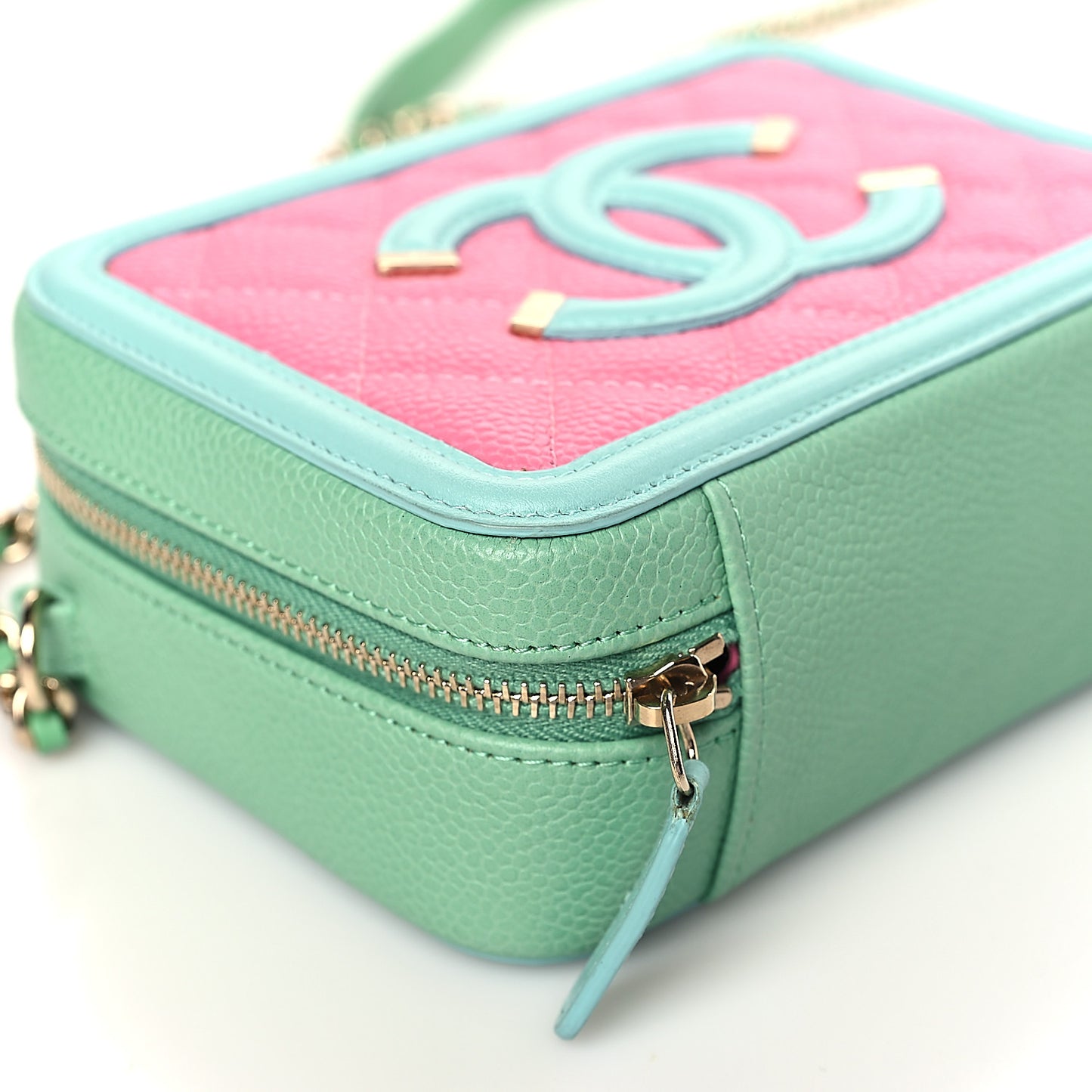Caviar Quilted Small CC Filigree Vanity Case Multicolor
