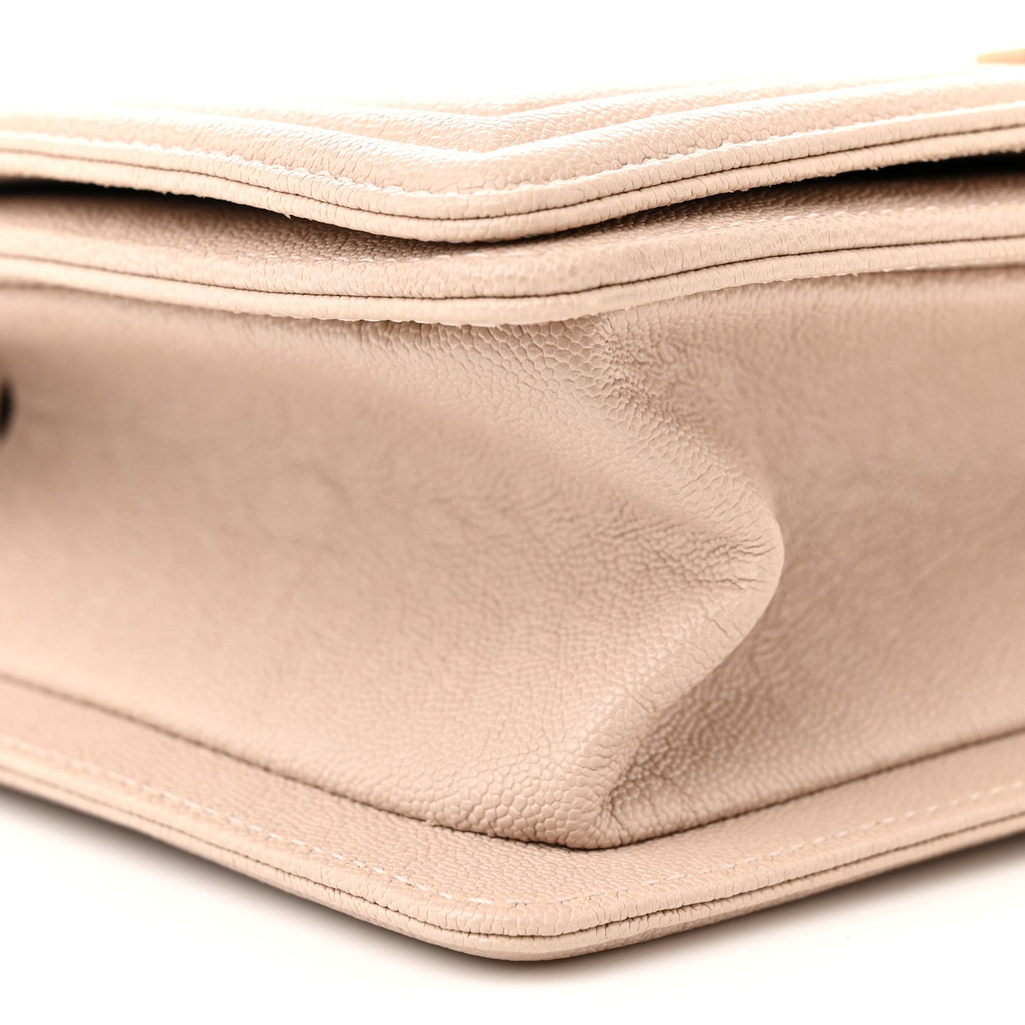 Caviar Quilted Medium Boy Flap Nude
