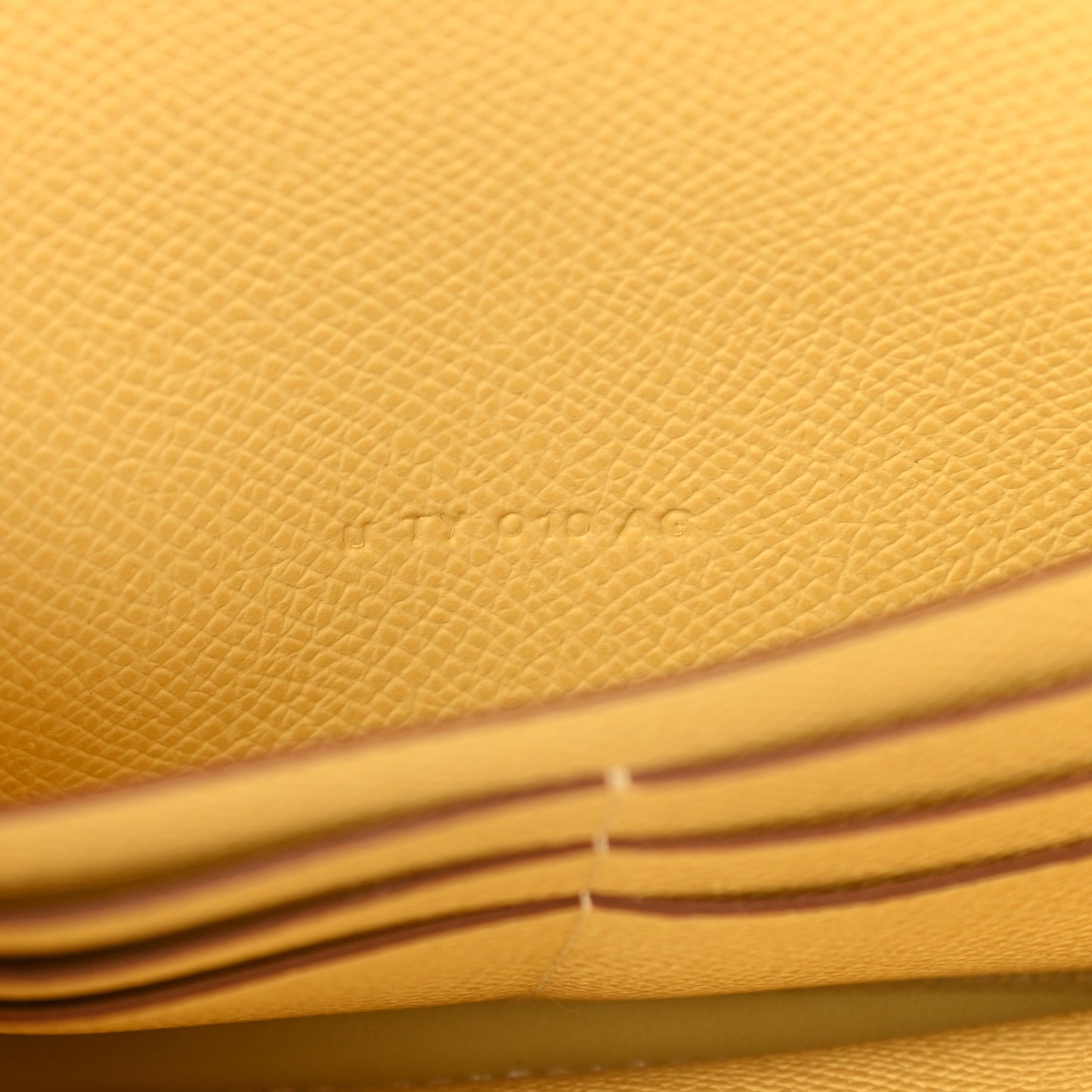 Epsom Constance Long Wallet To Go Wallet Jaune Poussin