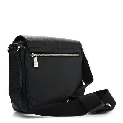 Louis Vuitton Taiga District PM Black 3 of 9