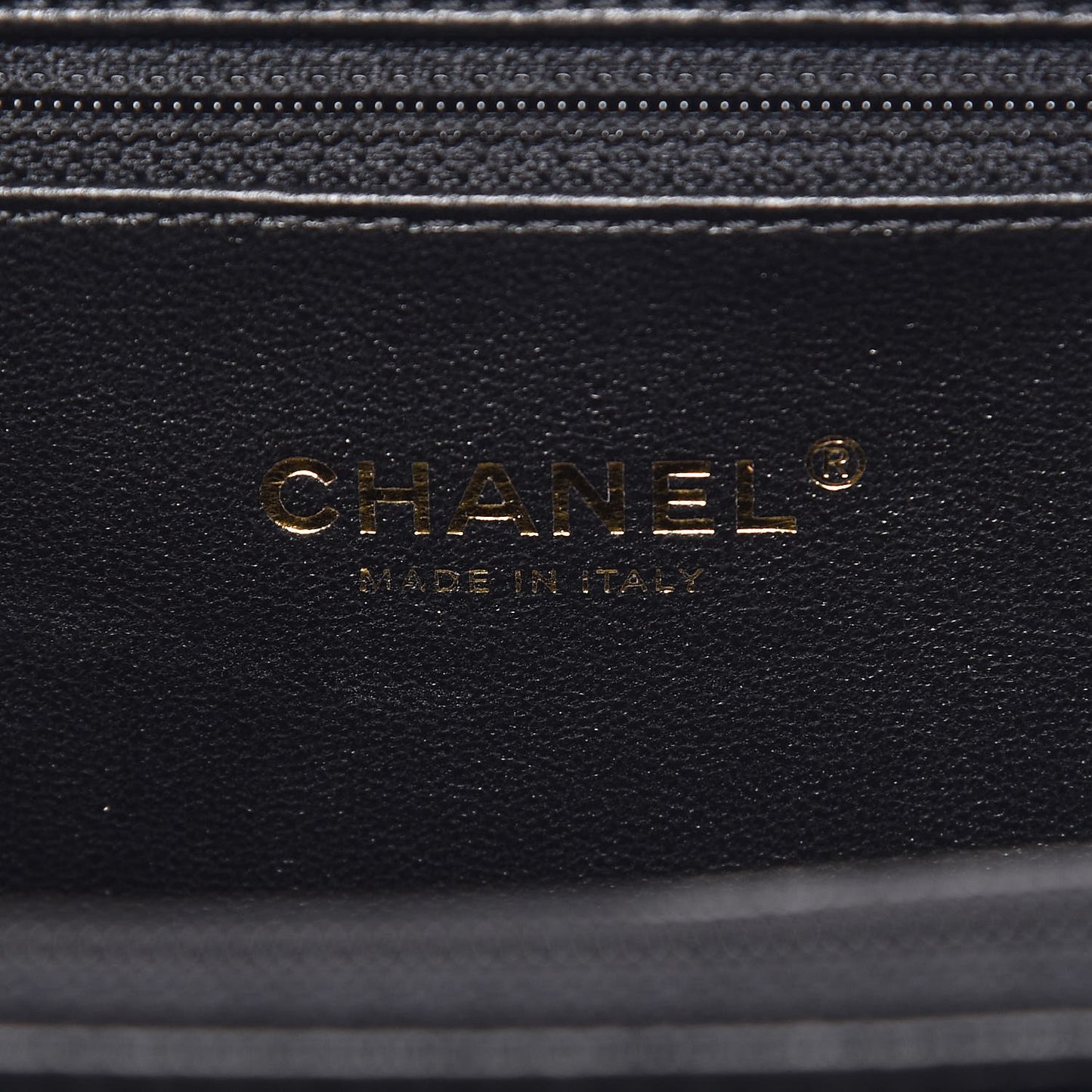 Caviar Quilted Medium CC Filigree Vanity Case Black