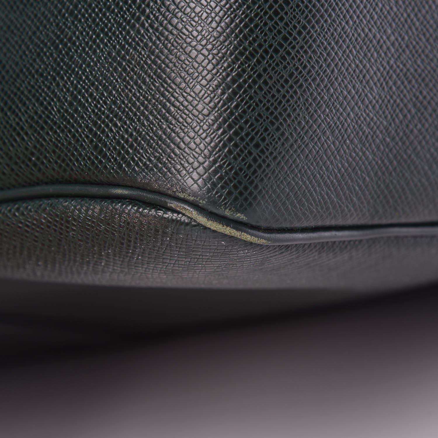 Louis Vuitton Taiga Helanga 1 Poche Epicea 17 of 19