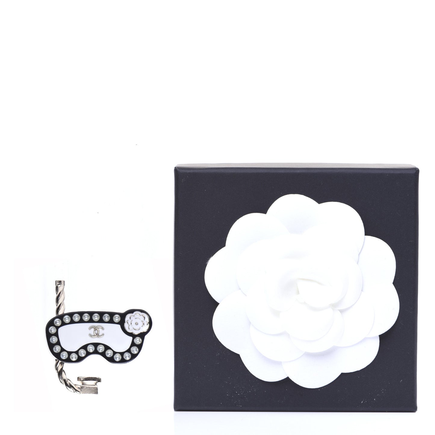 Resin Pearl Snorkeling CC Brooch Black White Gold