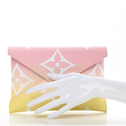 Louis Vuitton Monogram Giant By The Pool Kirigami Pochette Set 2 of 7