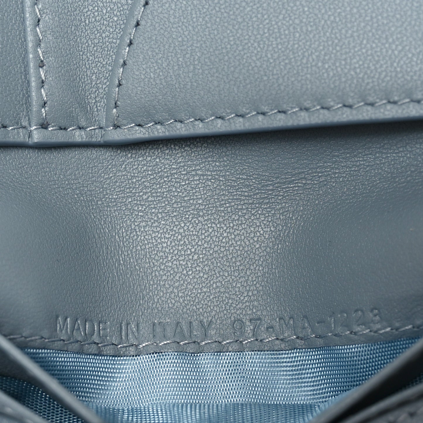 Supple Calfskin Cannage Caro Dandelion Card Holder Cloud Blue