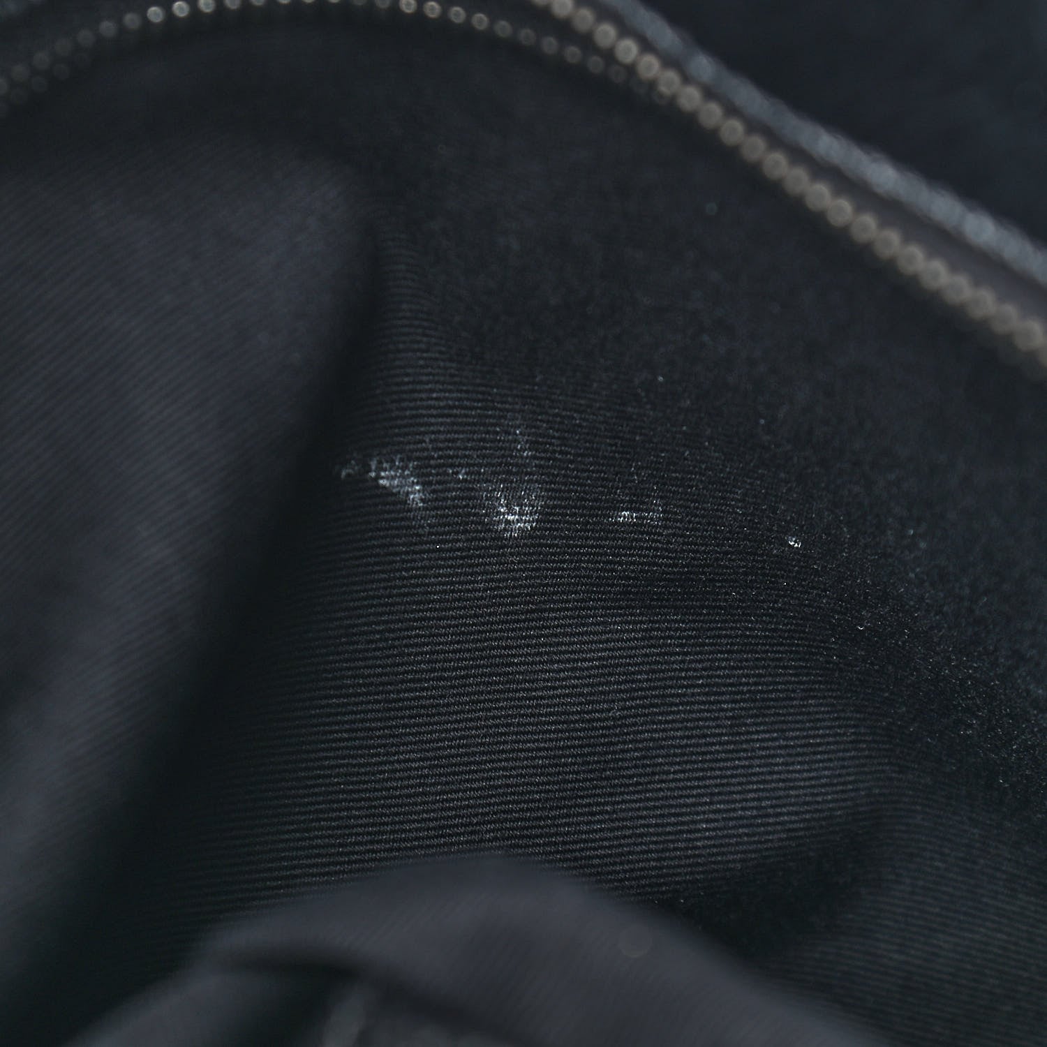 Saint Laurent Crinkled Calfskin Matelasse Monogram Large Niki Shopping Tote Bag Black 8 of 10