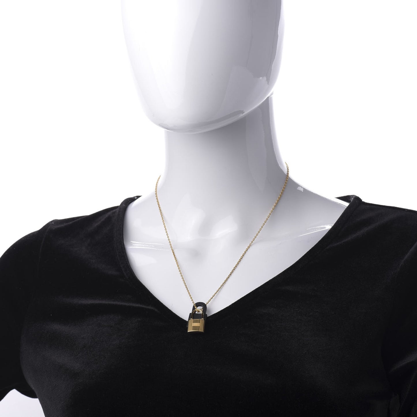Swift Small O'Kelly Pendant Necklace Black