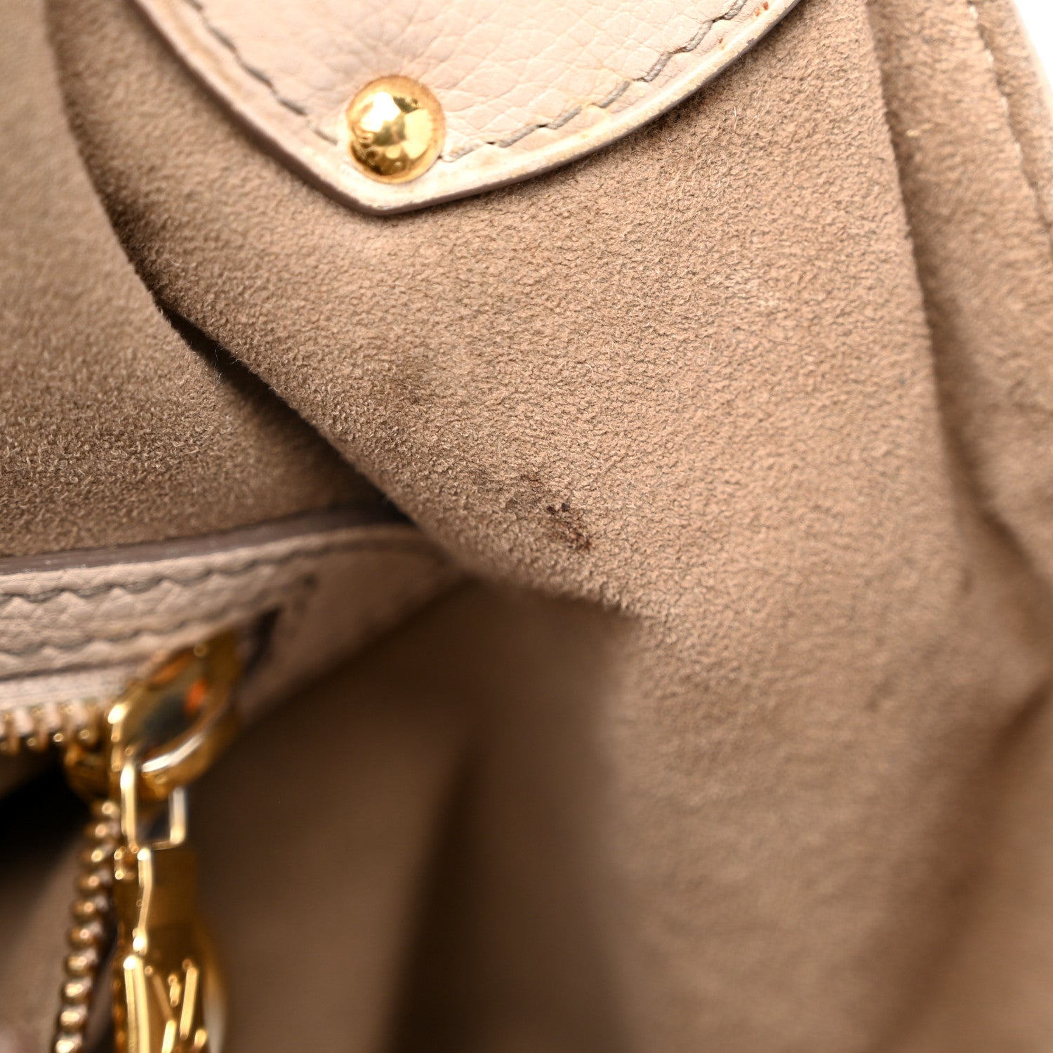 Louis Vuitton Mahina L Coquille 11 of 13