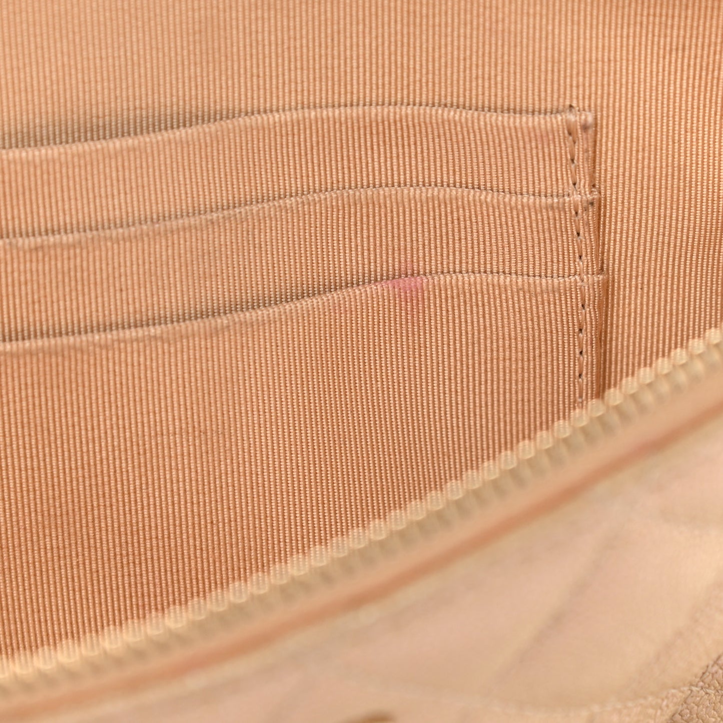 Iridescent Caviar Quilted Small Clutch With Chain Beige