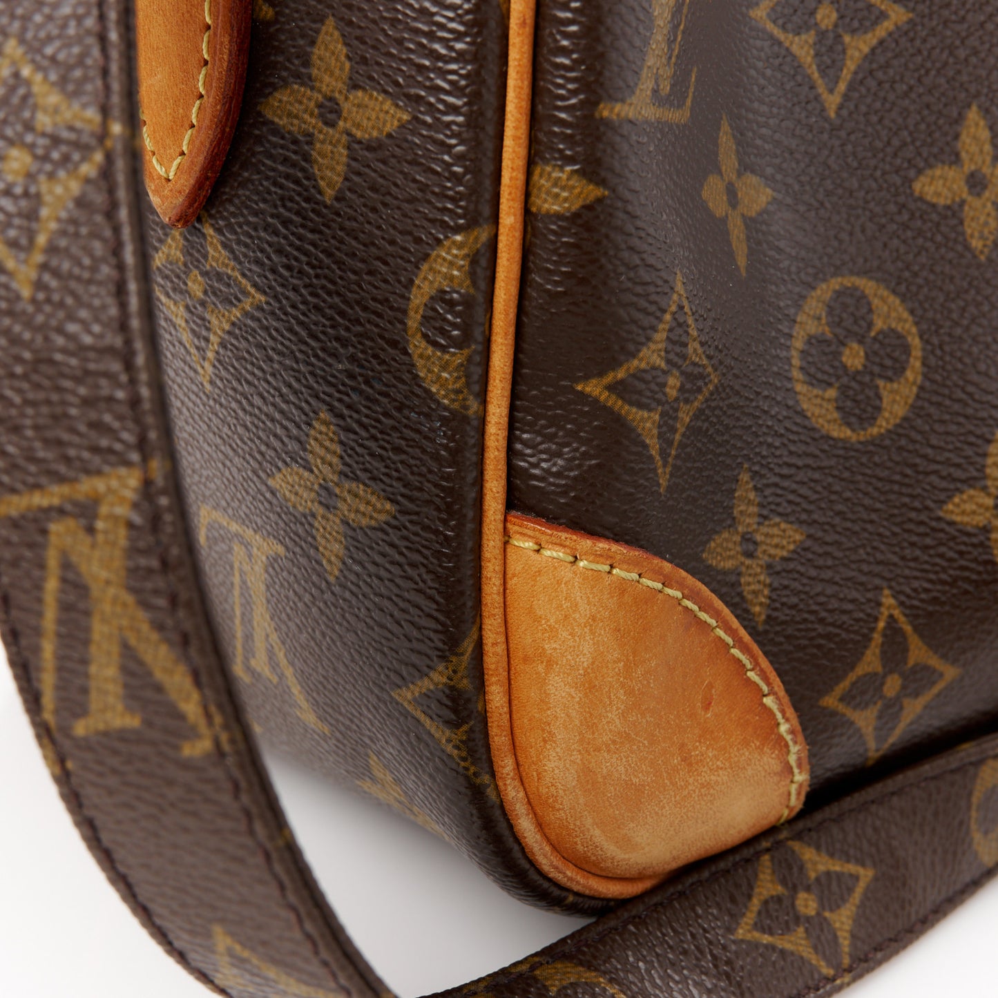 Monogram Nil 28