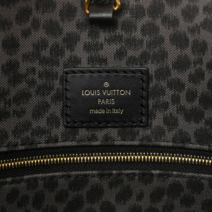 Louis Vuitton Monogram Giant Wild At Heart Onthego GM Arizona 5 of 9