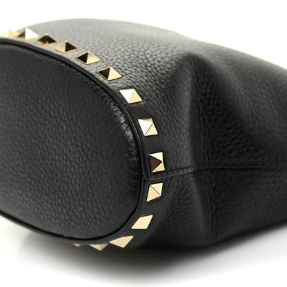Valentino Garavani Pebbled Calfskin Rockstud Bucket Bag Black 9 of 10