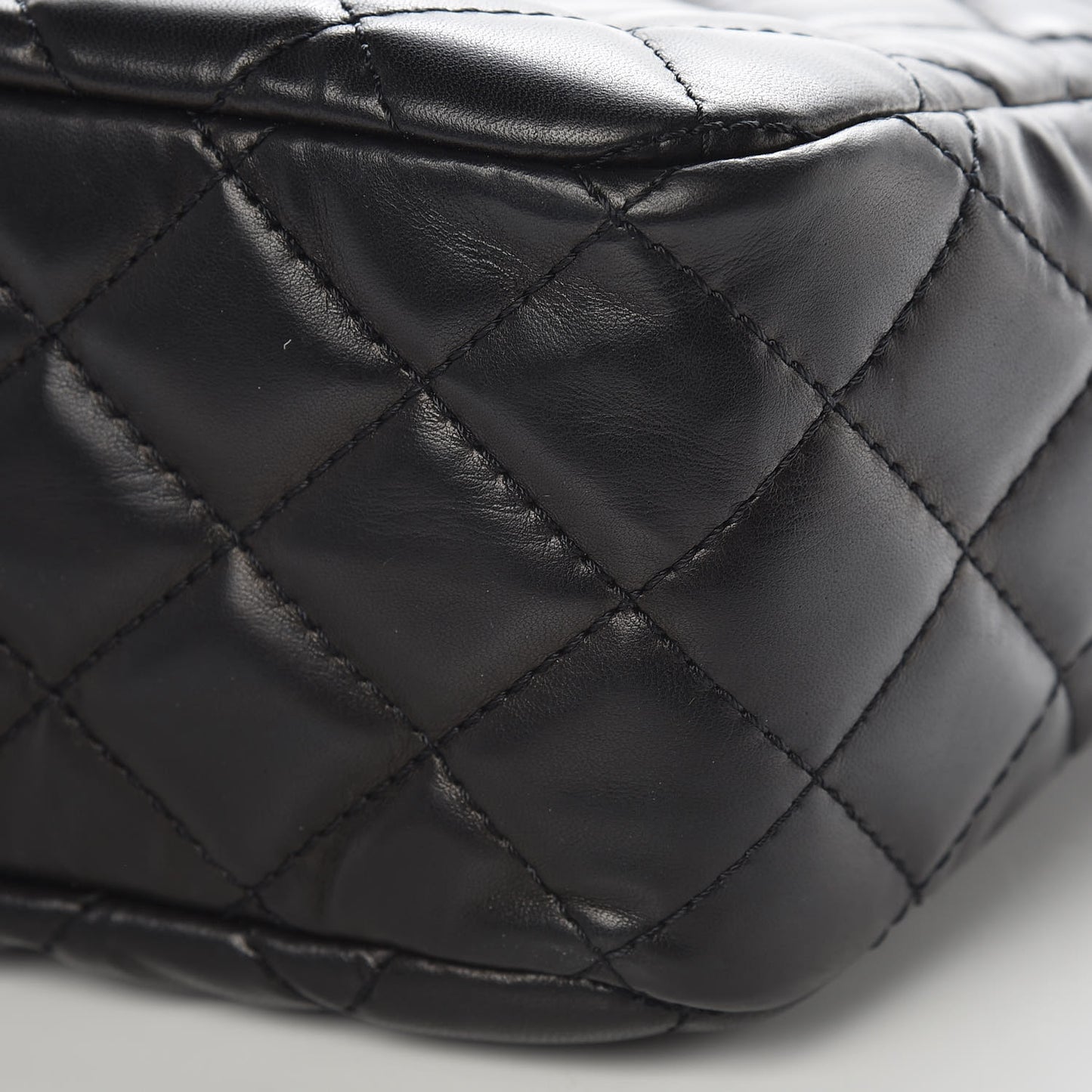 Lambskin Quilted Large Camera Case Black