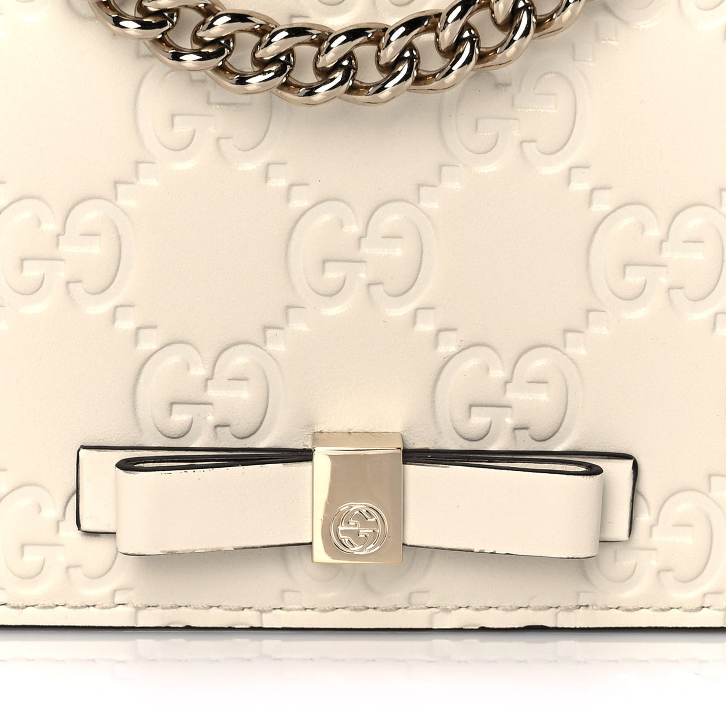 Guccissima Signature Bowy Chain Wallet Mystic White