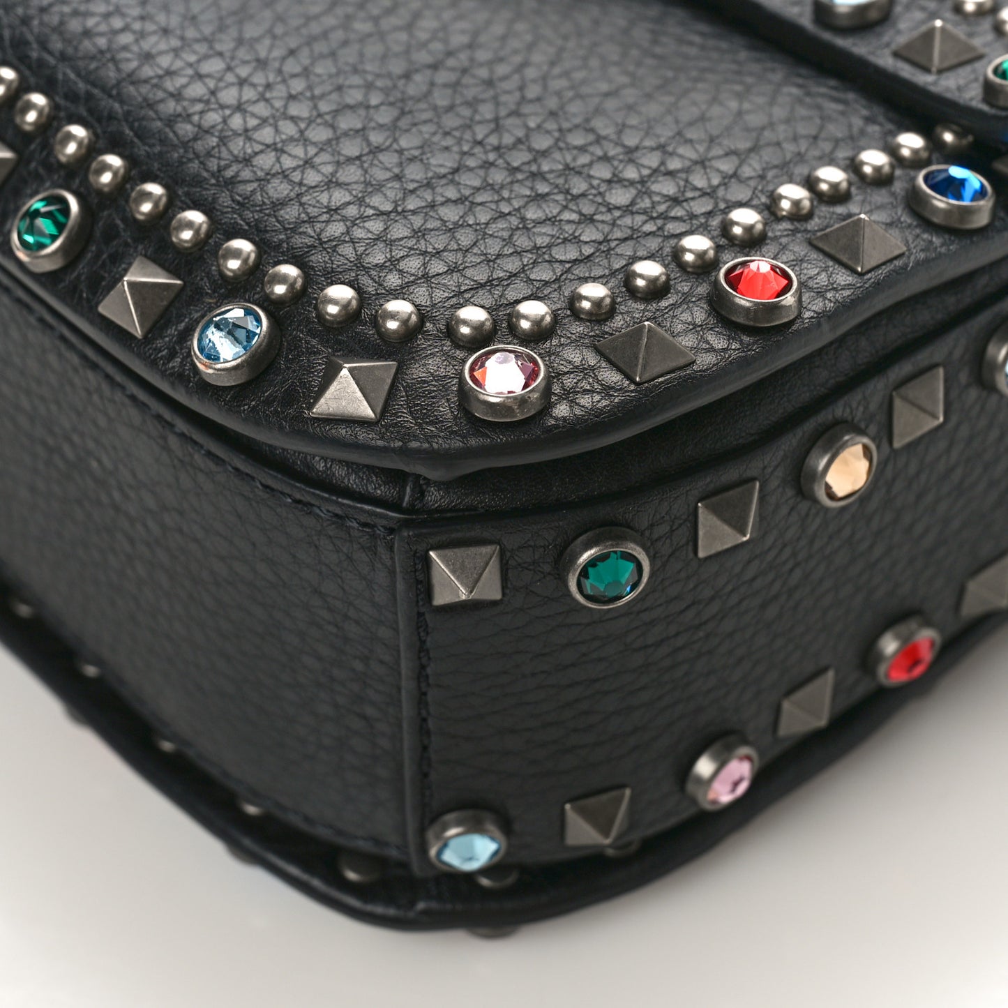 Pebbled Calfskin Medium Guitar Strap Rockstud Rolling Flap Saddle Bag Black