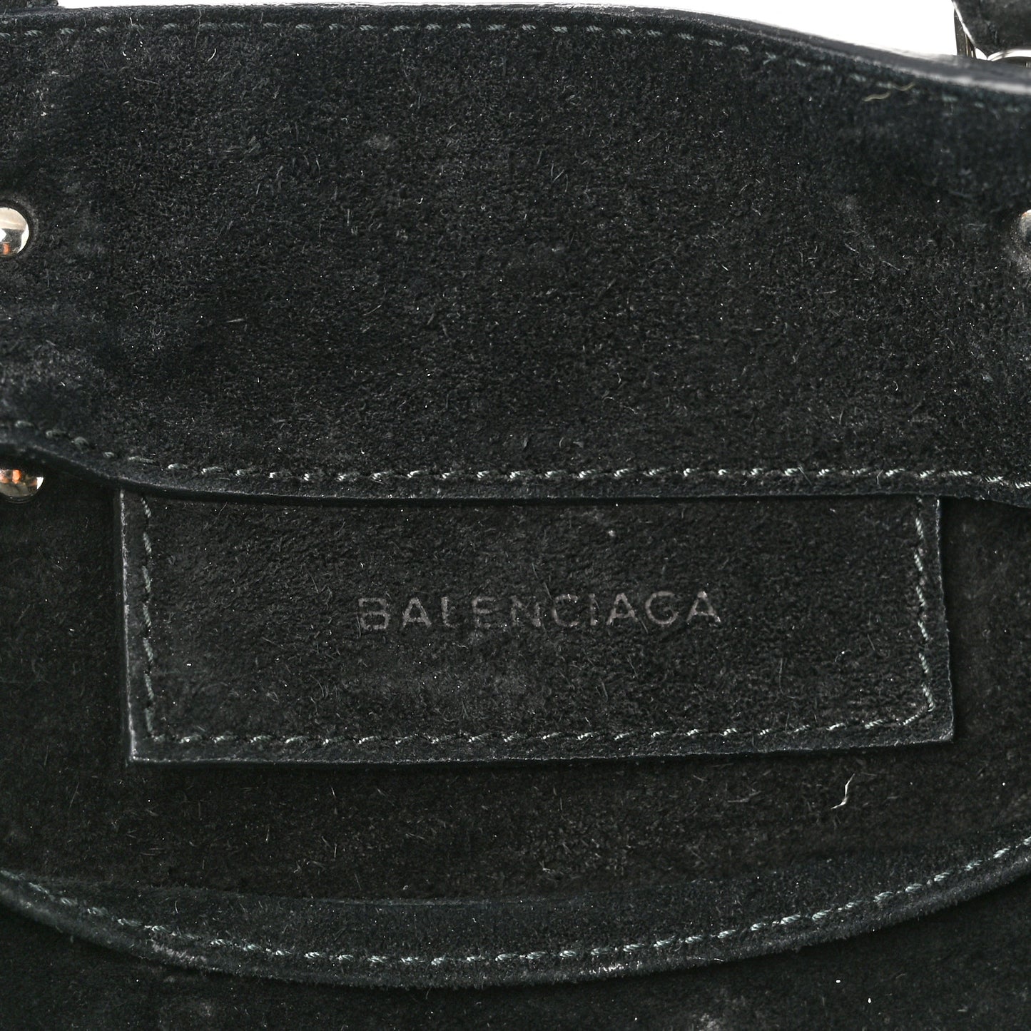 Baby Daim Suede Plate Hardware Papier A6 Zip Around Tote Black