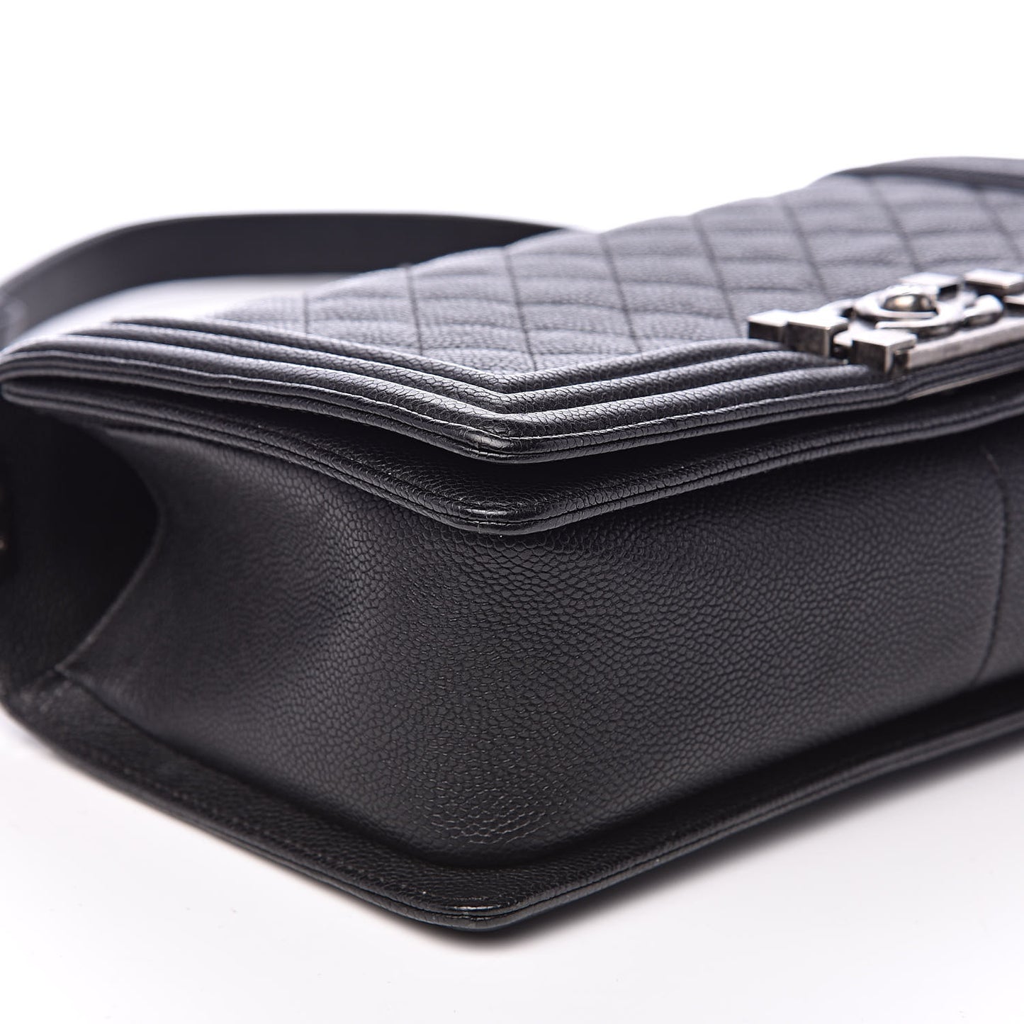 Caviar Quilted Medium Boy Flap Black