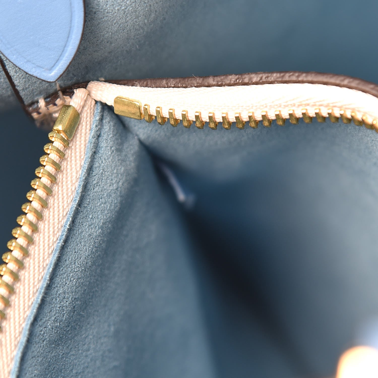 Louis Vuitton Damier Azur Neonoe MM Bleuet 8 of 11
