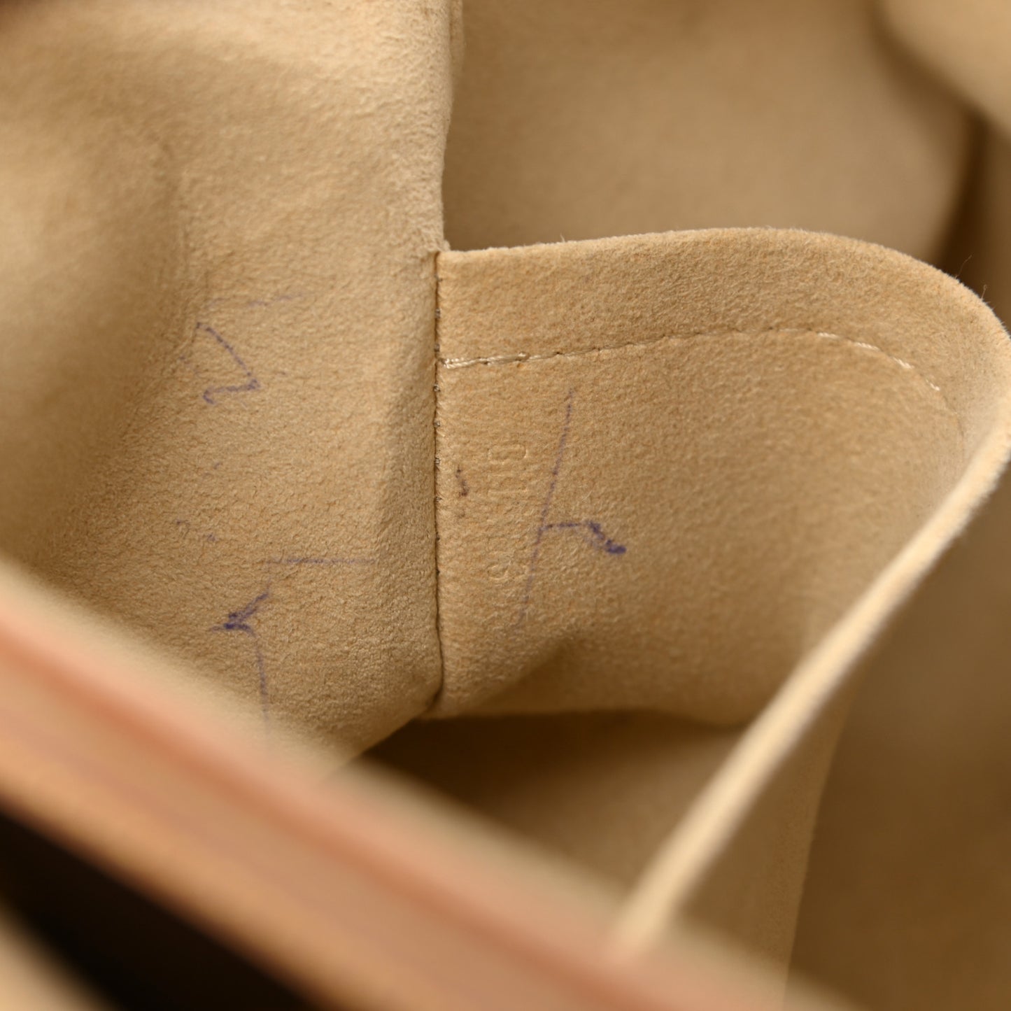 Monogram Beverly MM