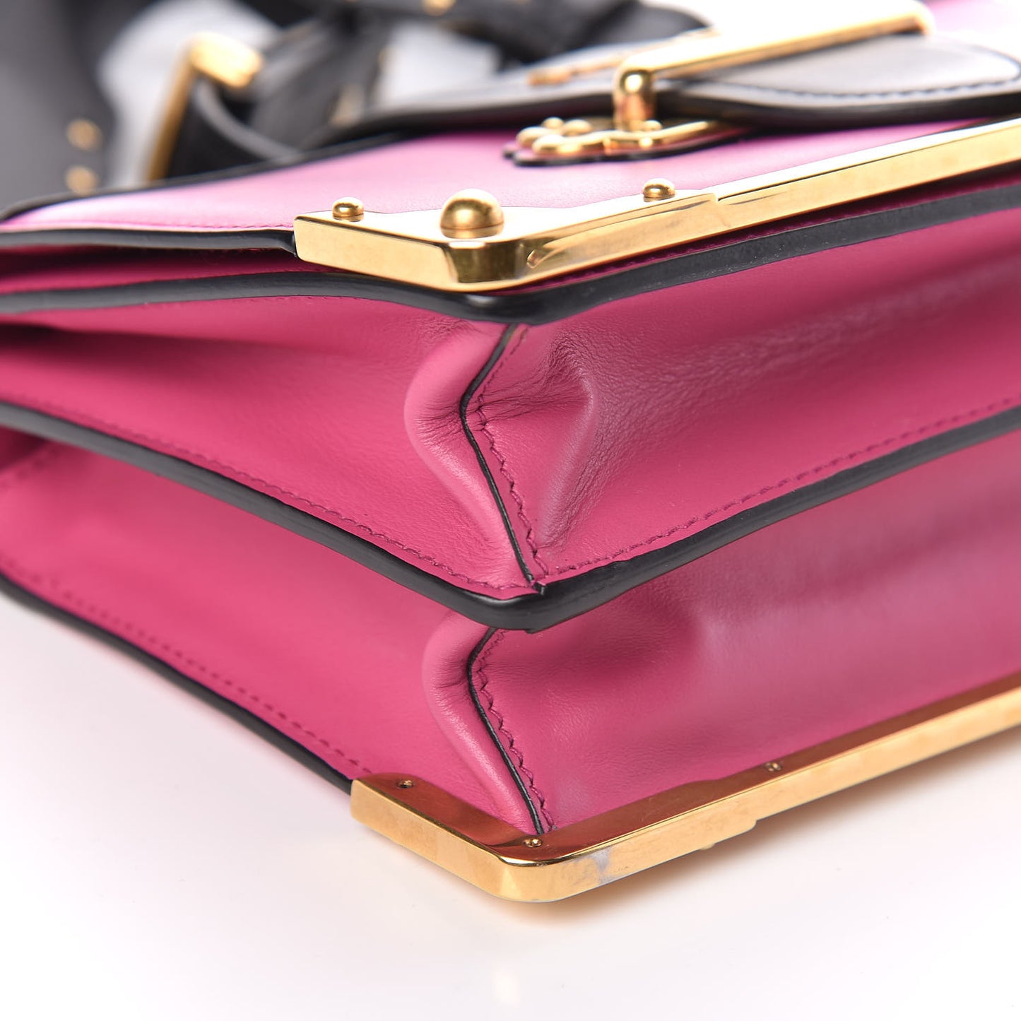 City Calf Saffiano Cahier Bag Fuxia Black