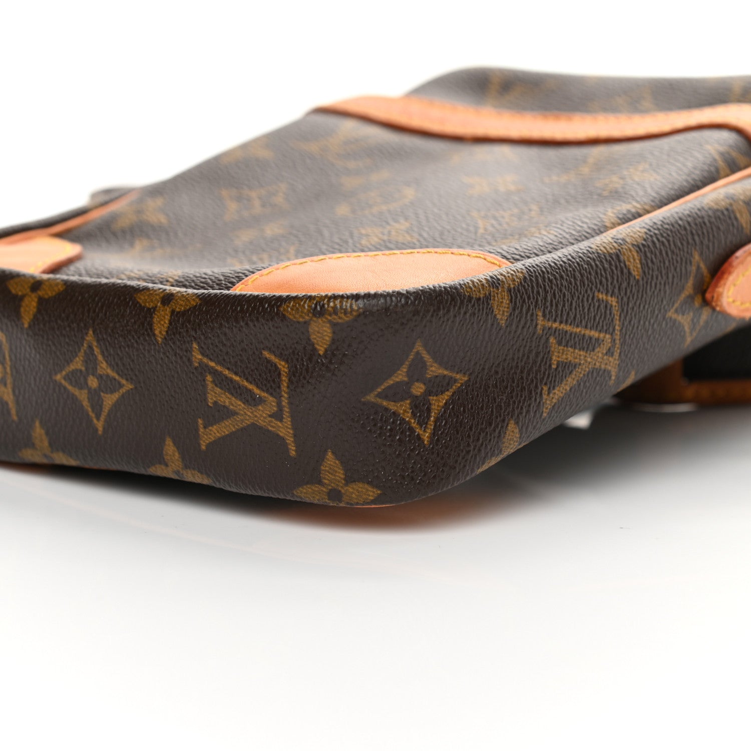 Louis Vuitton Monogram Danube 21 10 of 15