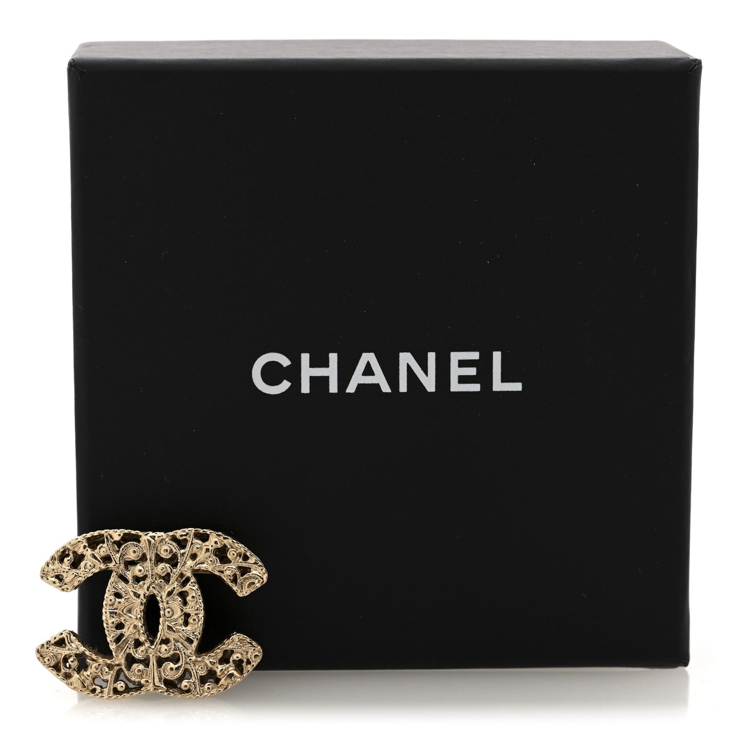 Metal CC Brooch Gold
