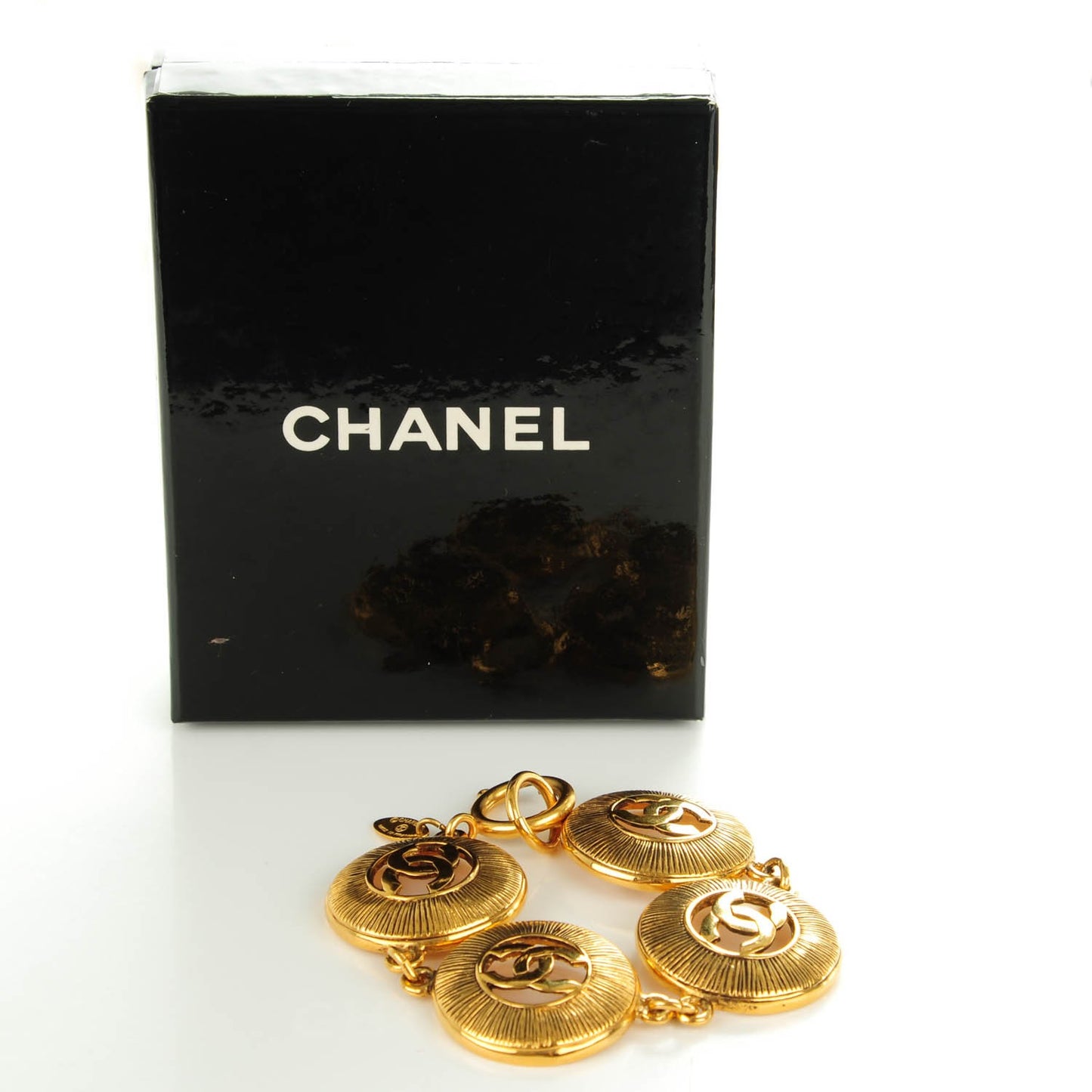 CC Medallion Bracelet Gold