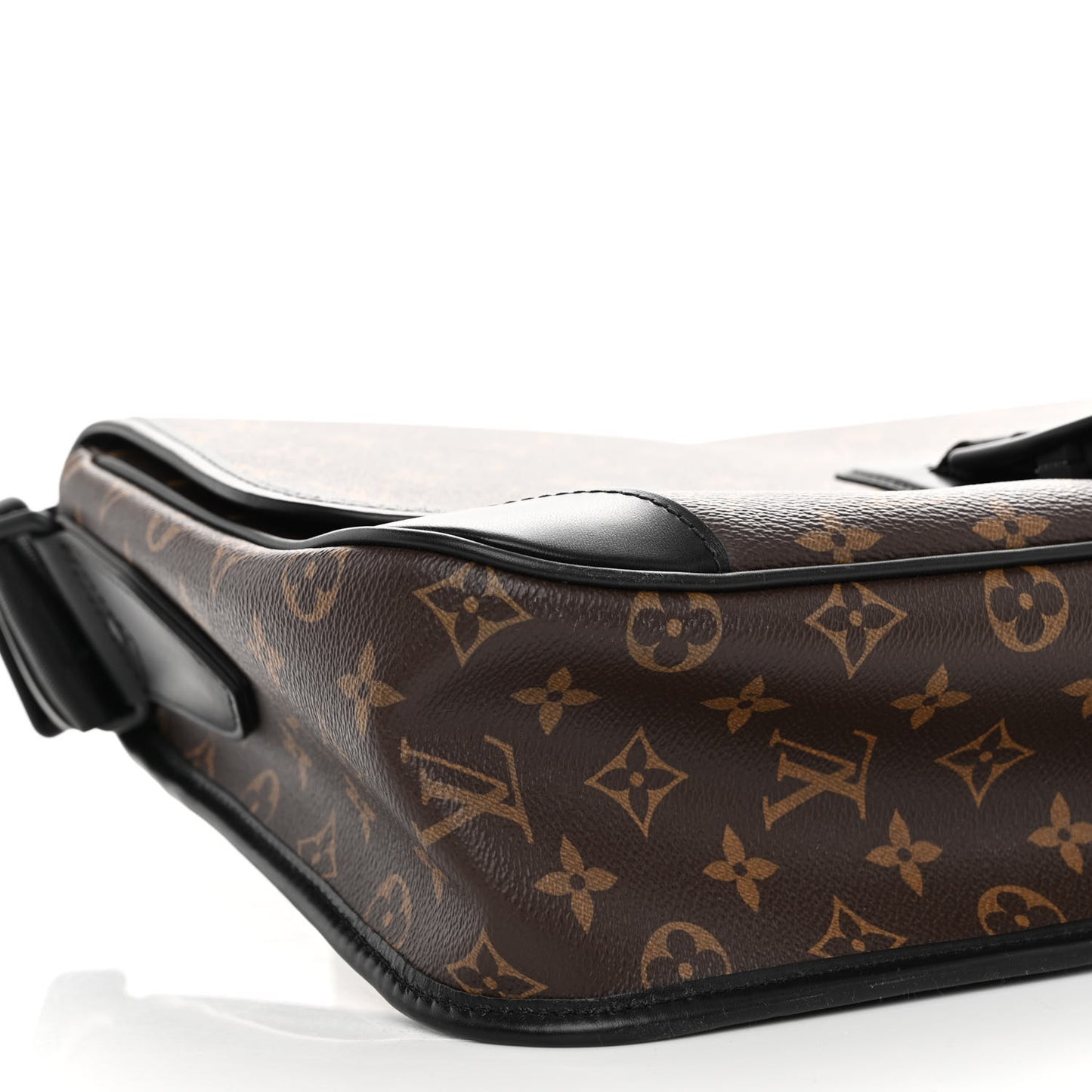 Monogram Macassar Archy Messenger GM