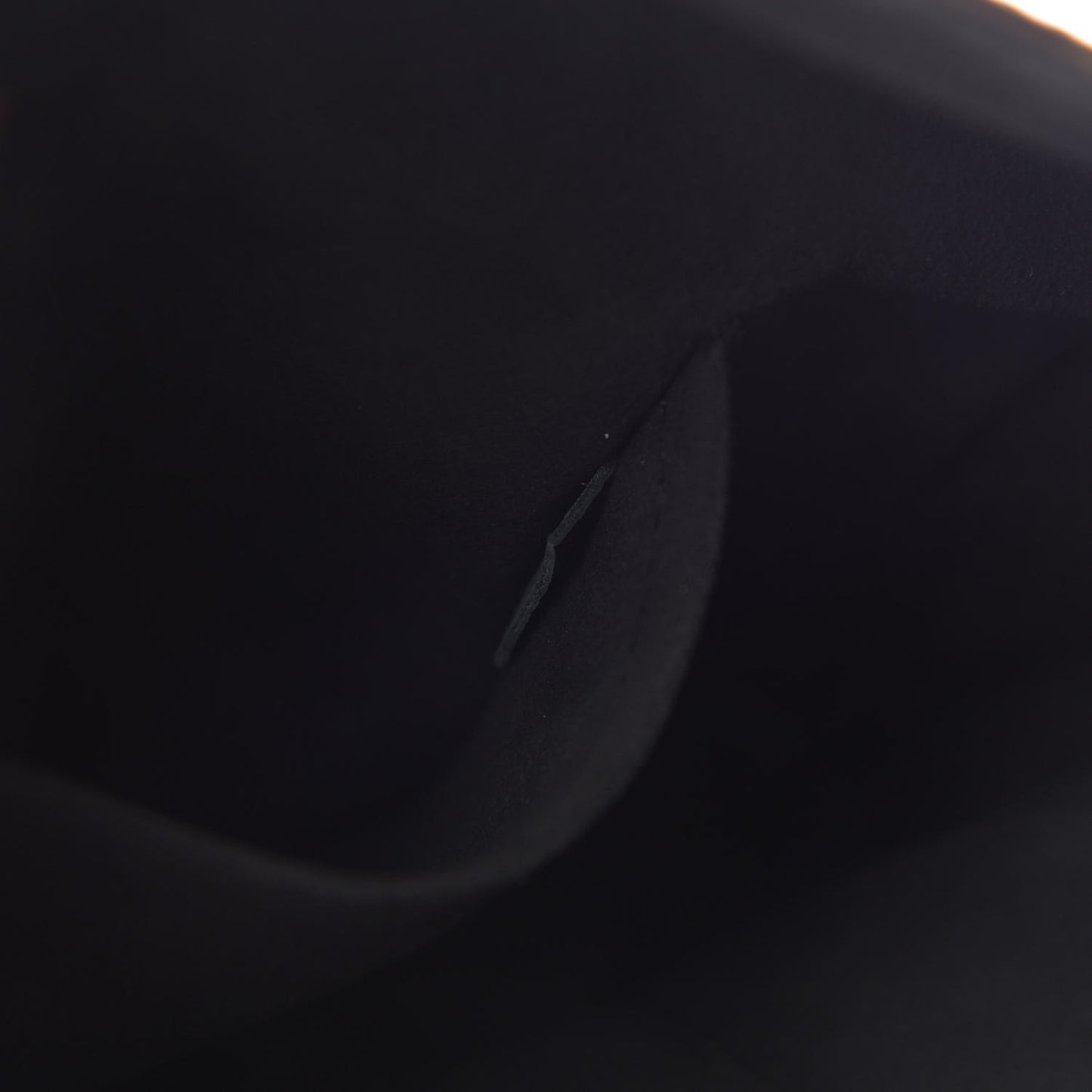 Monogram Gaia Black