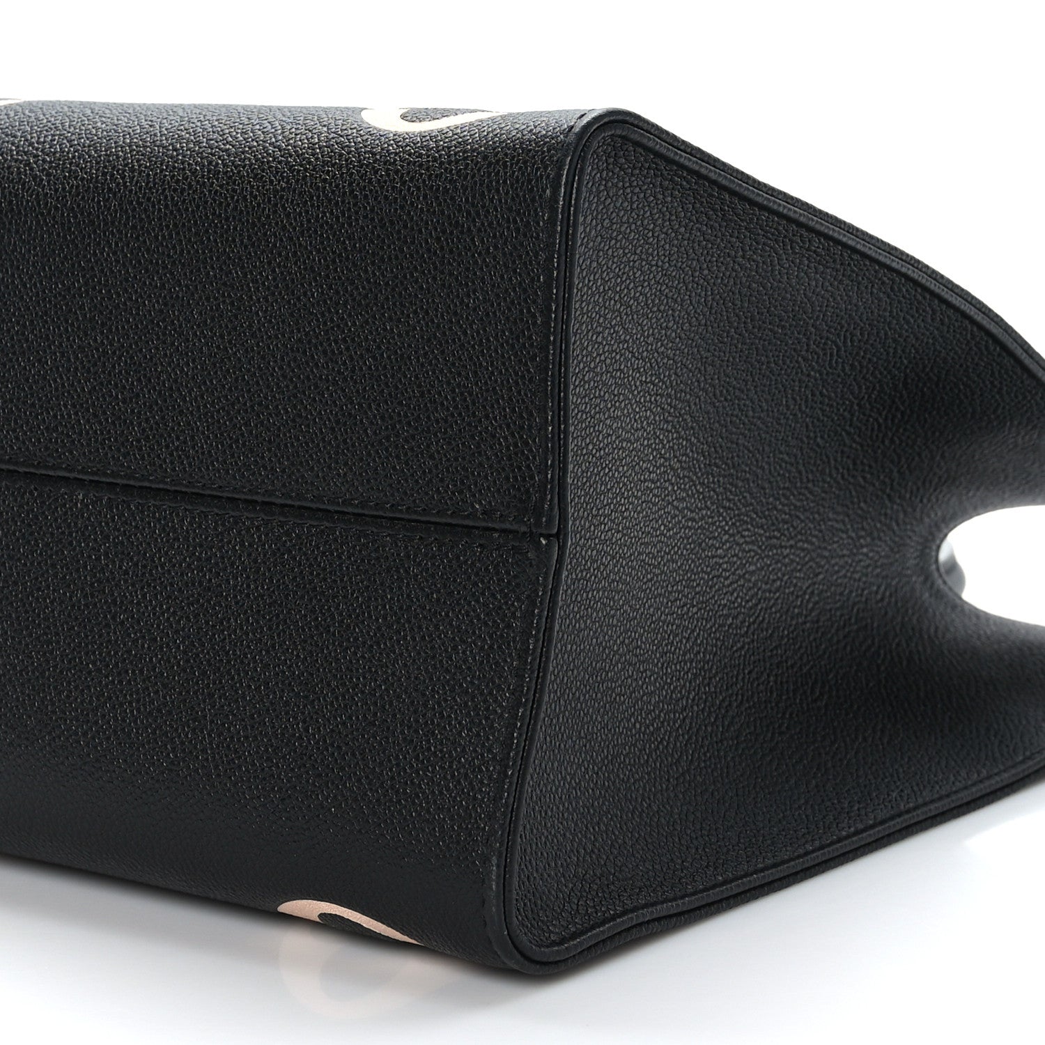 Louis Vuitton Empreinte Monogram Giant Onthego MM Black Beige 8 of 8