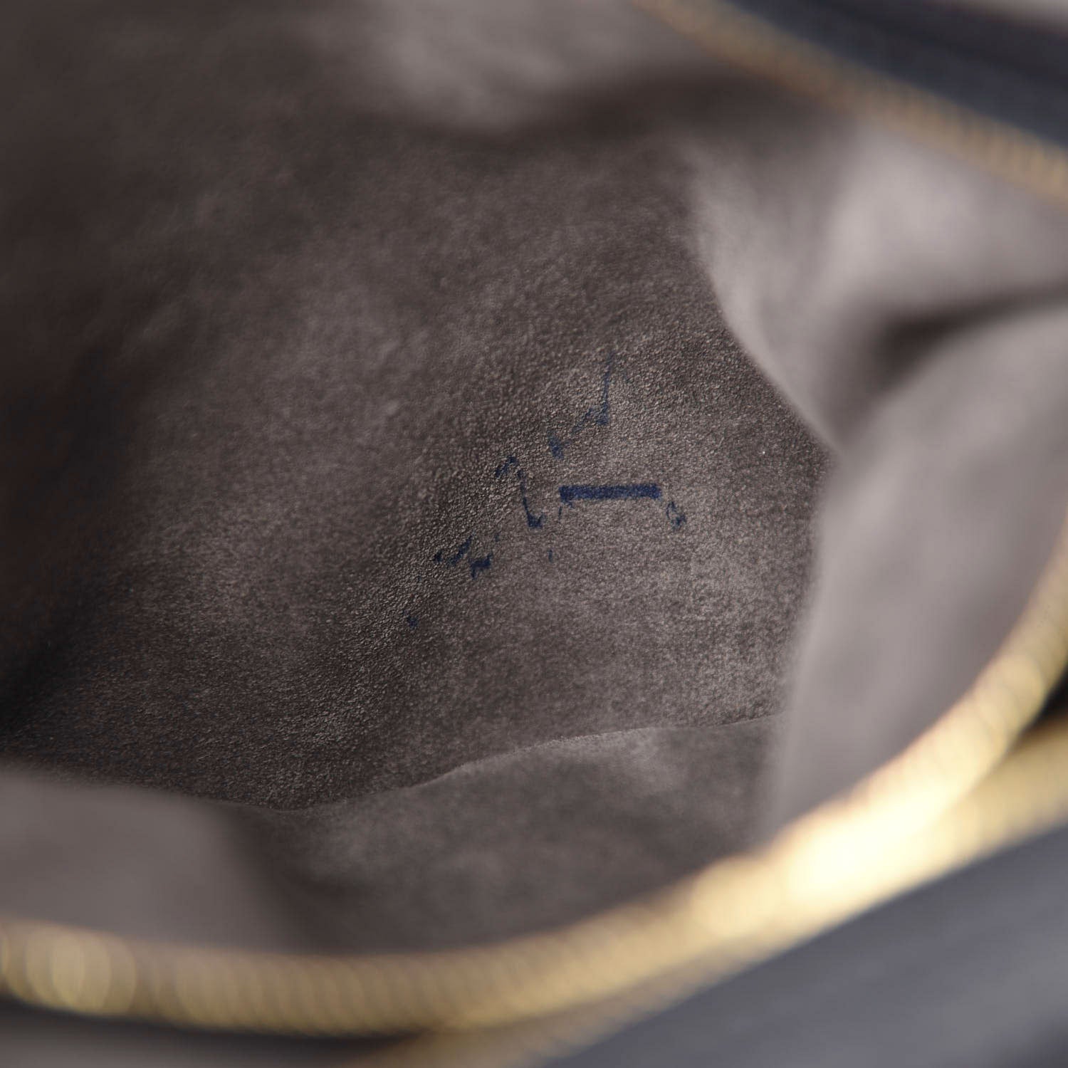 Louis Vuitton Veau Cachemire SC Bag MM Cobalt 15 of 18