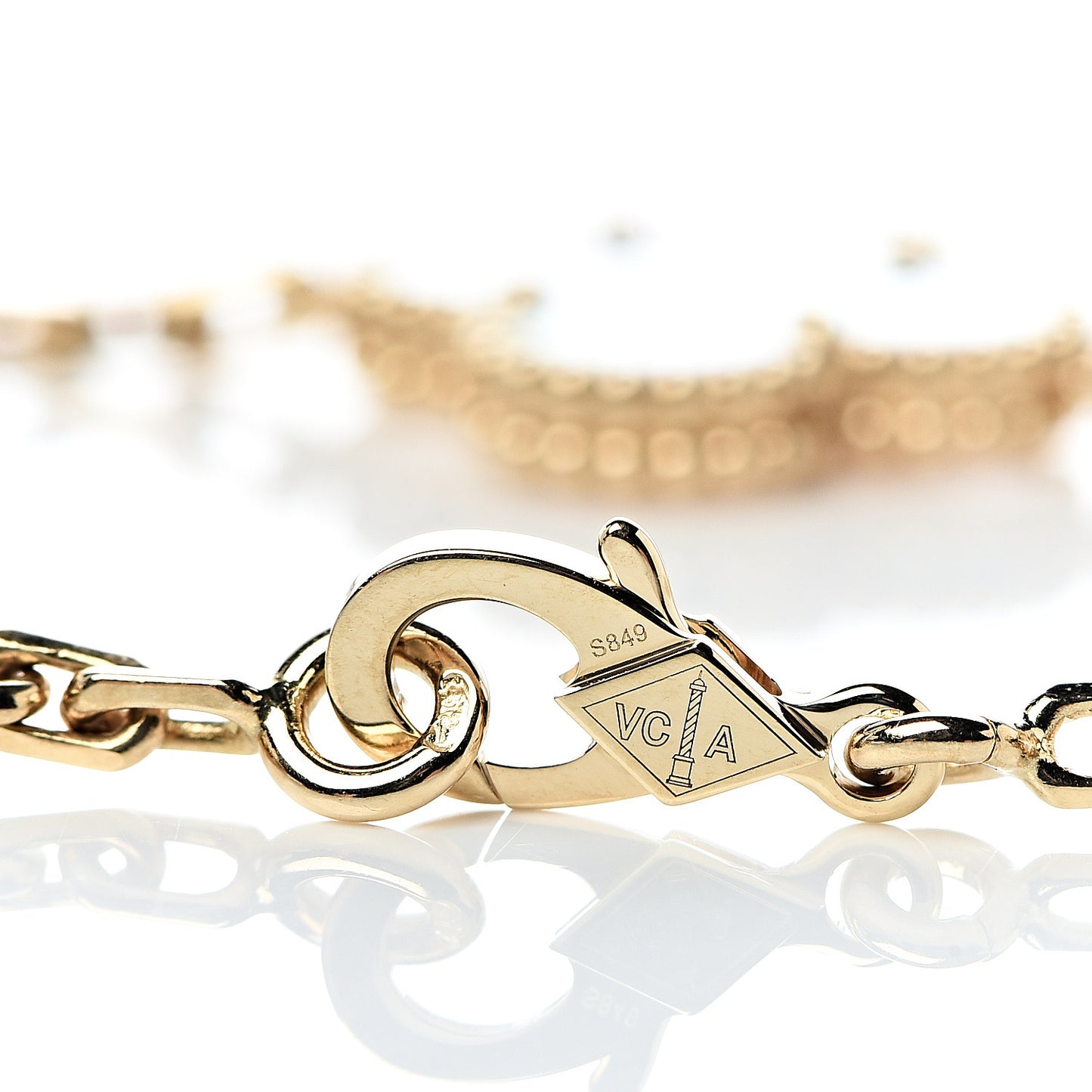 18K Yellow Gold Mother of Pearl 5 Motifs Vintage Alhambra Bracelet